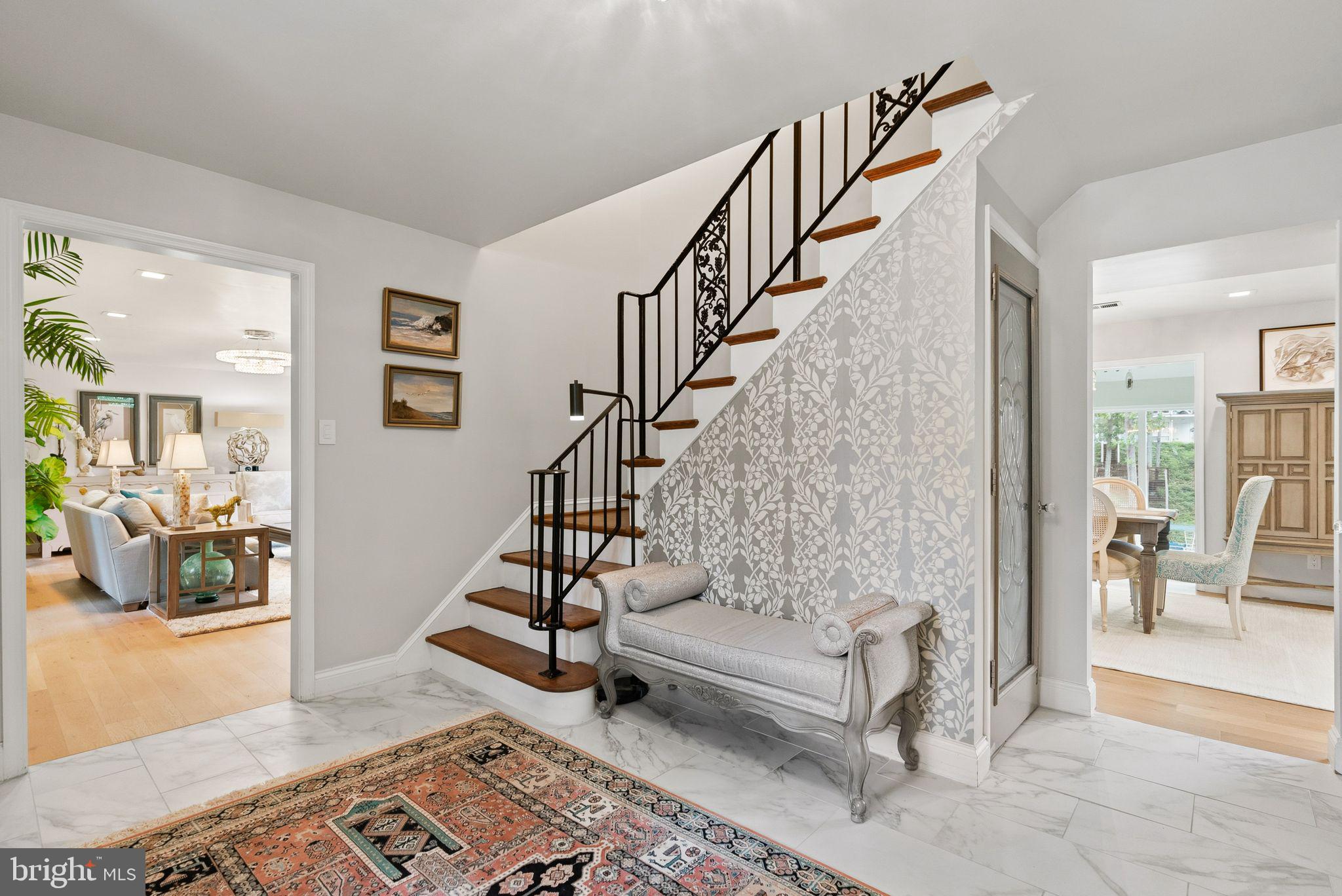 LAKE BARCROFT - Residential