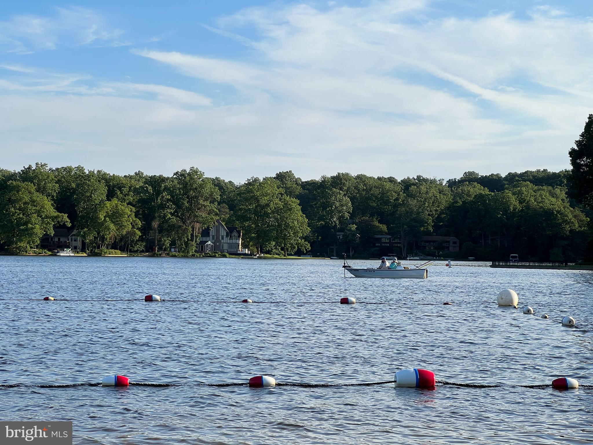 LAKE BARCROFT - Residential