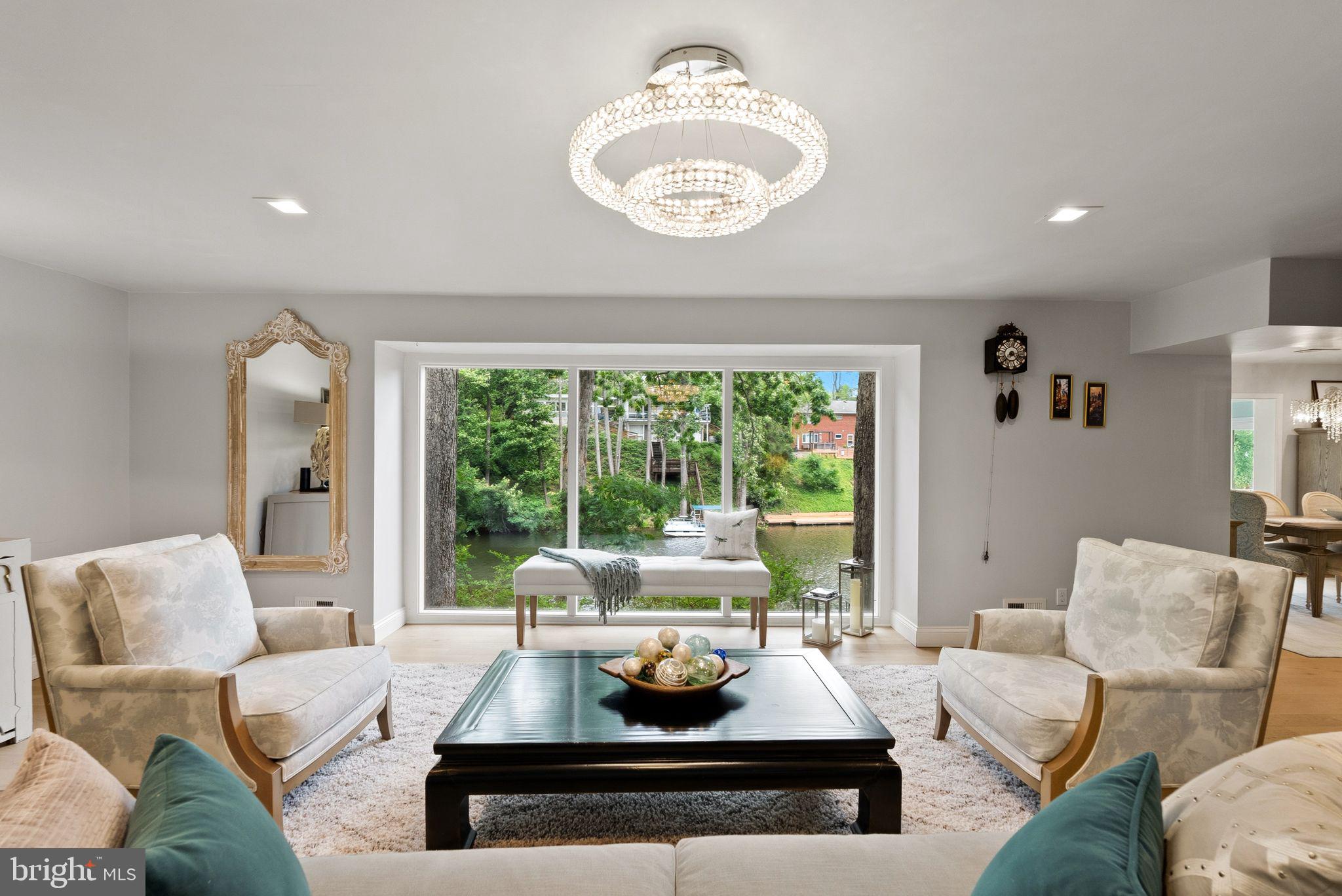 LAKE BARCROFT - Residential