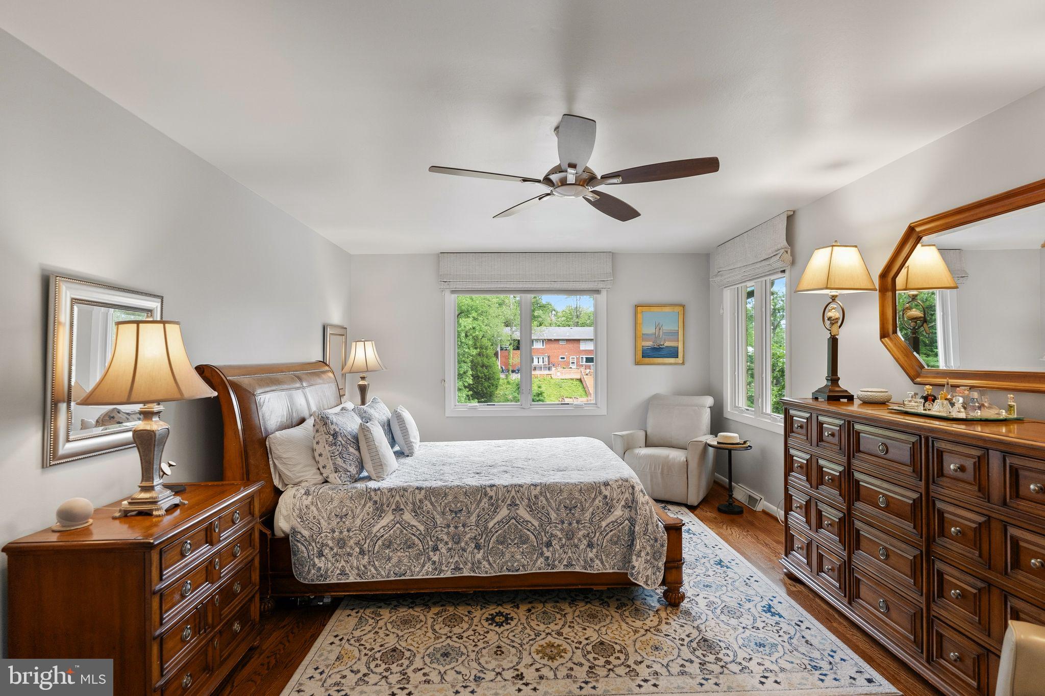 LAKE BARCROFT - Residential