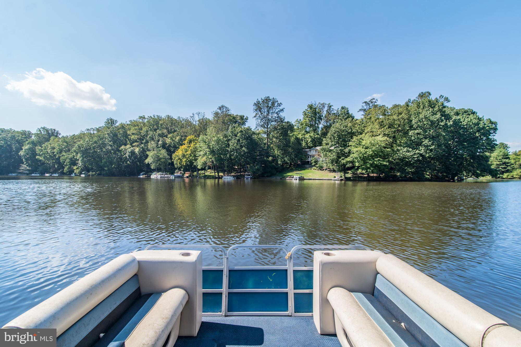 LAKE BARCROFT - Residential