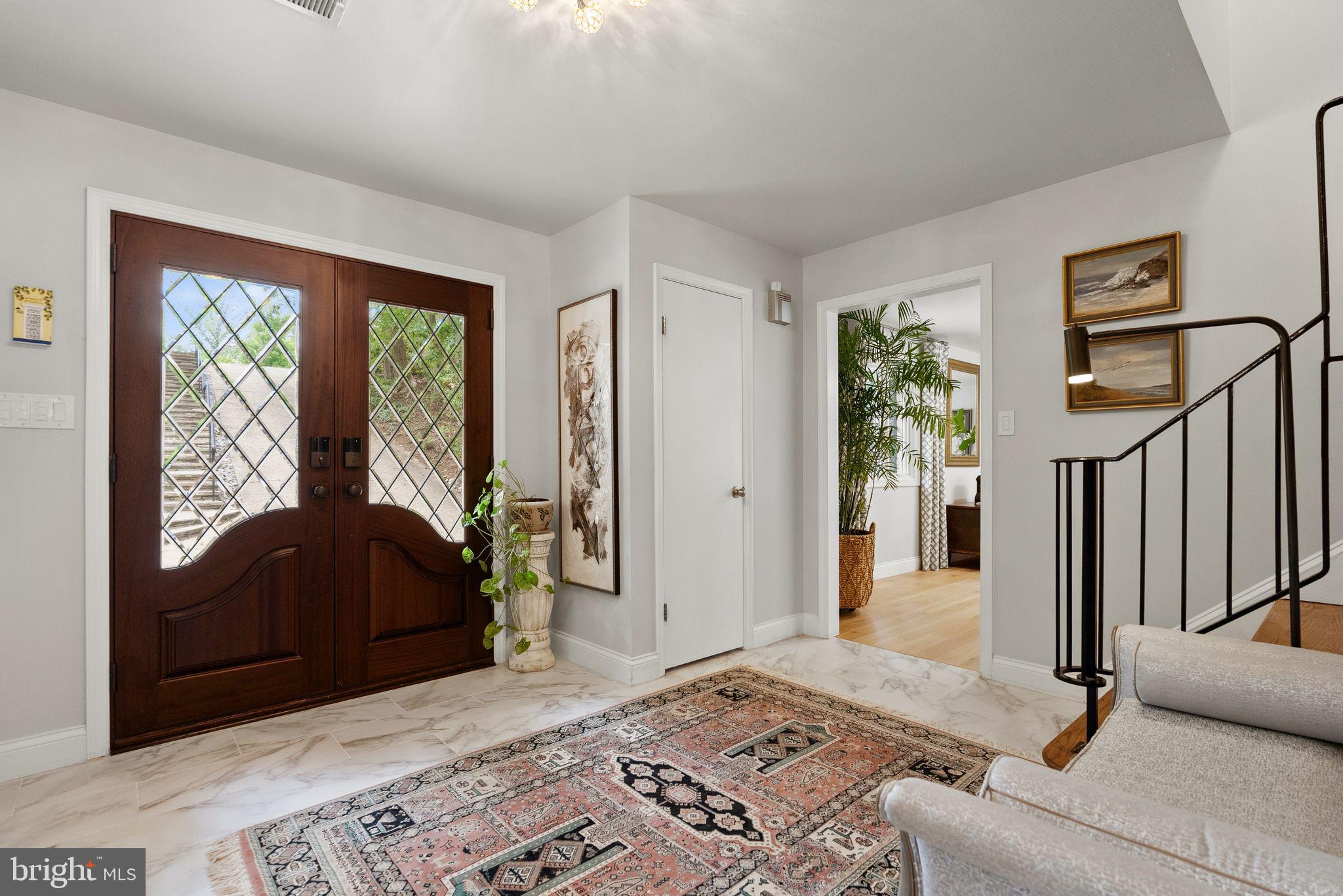 LAKE BARCROFT - Residential