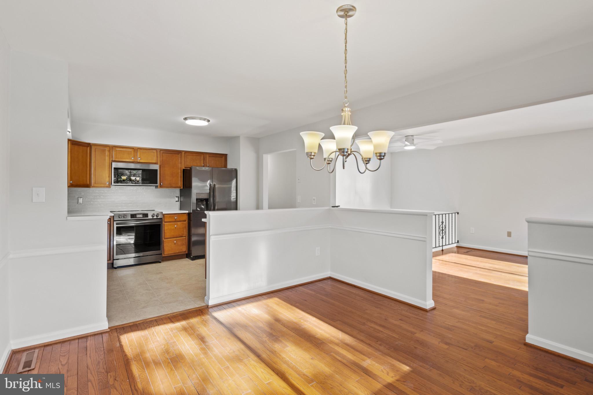 HILLSMERE ESTATES - Residential Lease