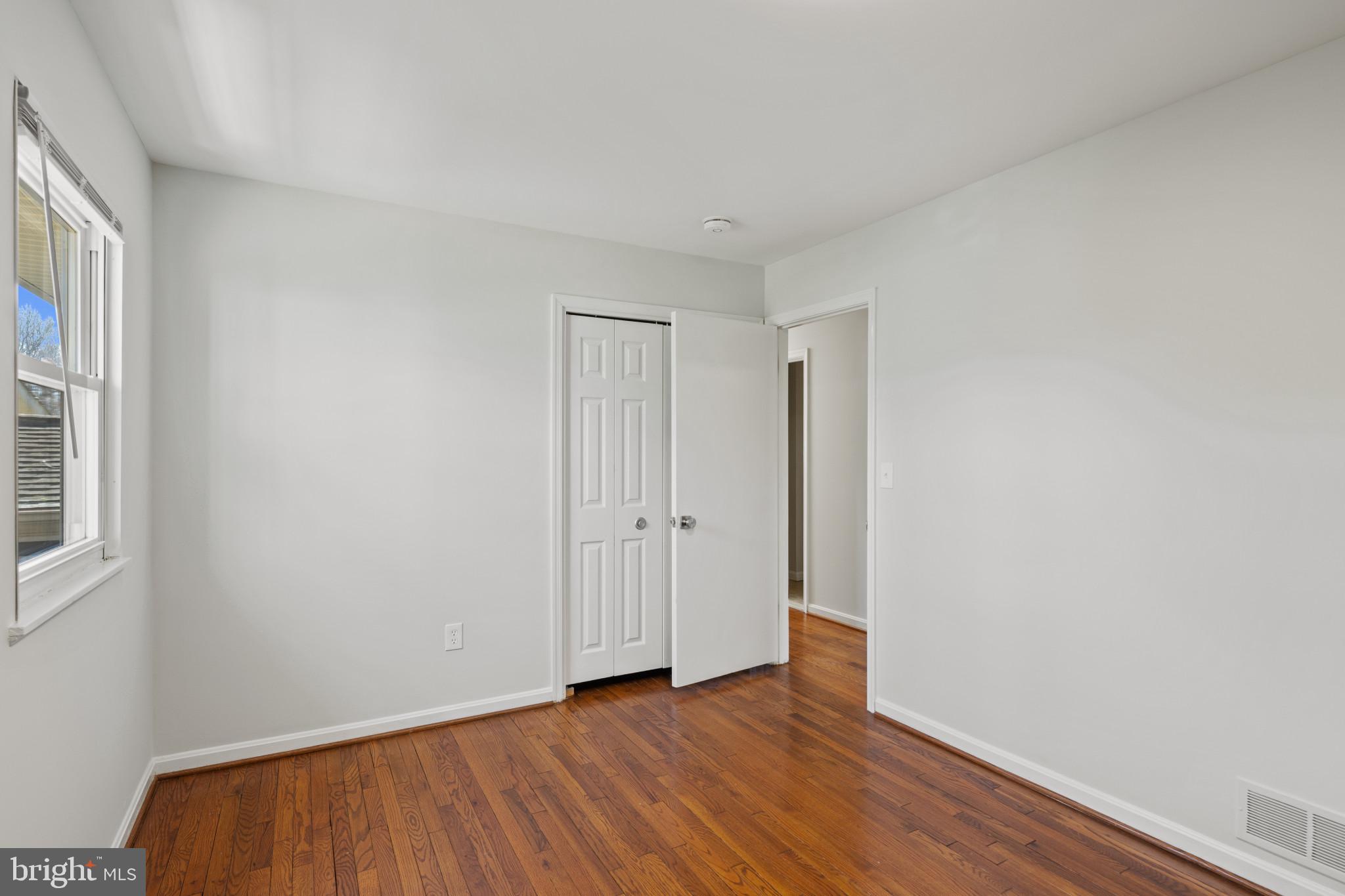 HILLSMERE ESTATES - Residential Lease
