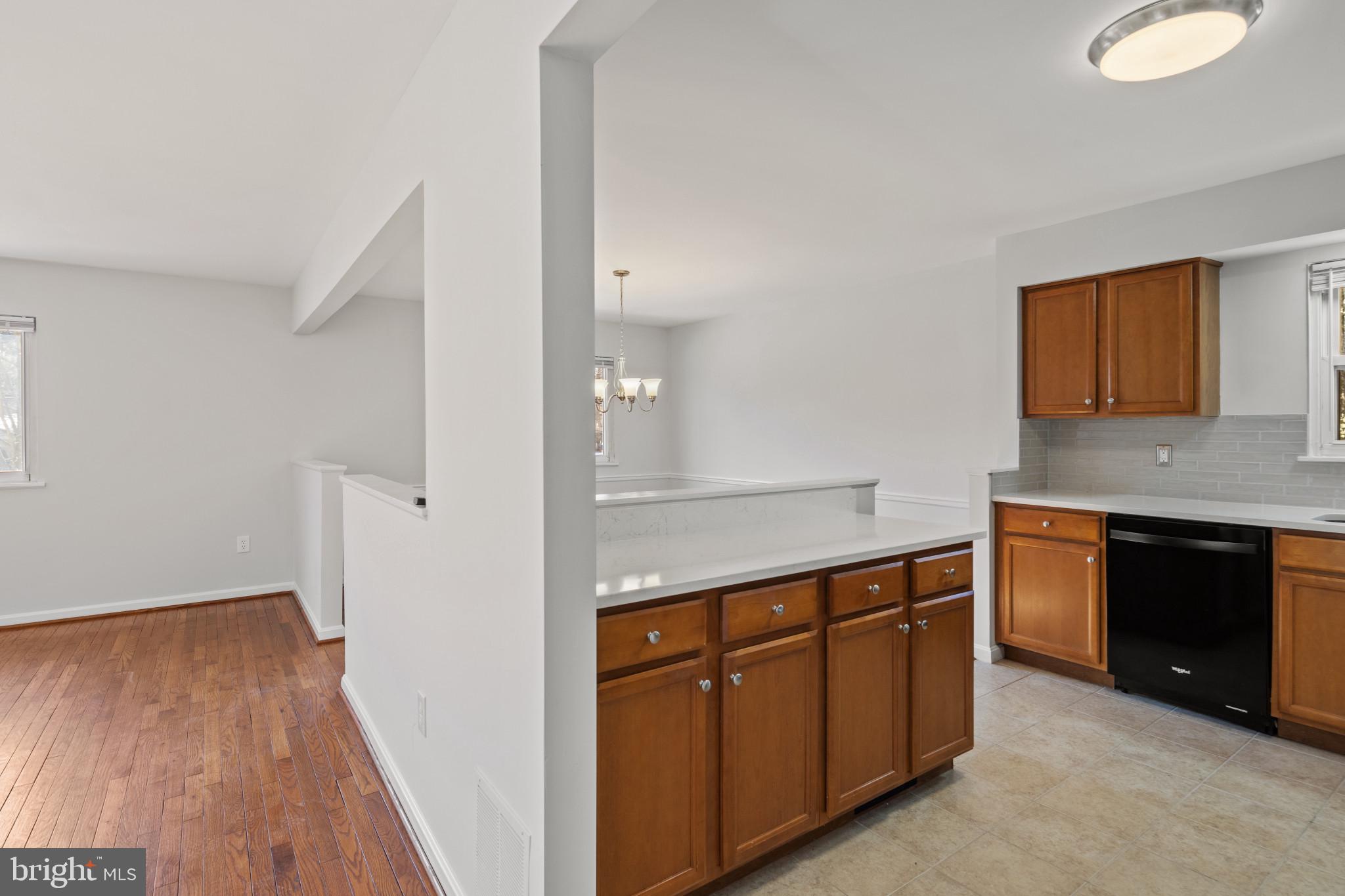 HILLSMERE ESTATES - Residential Lease