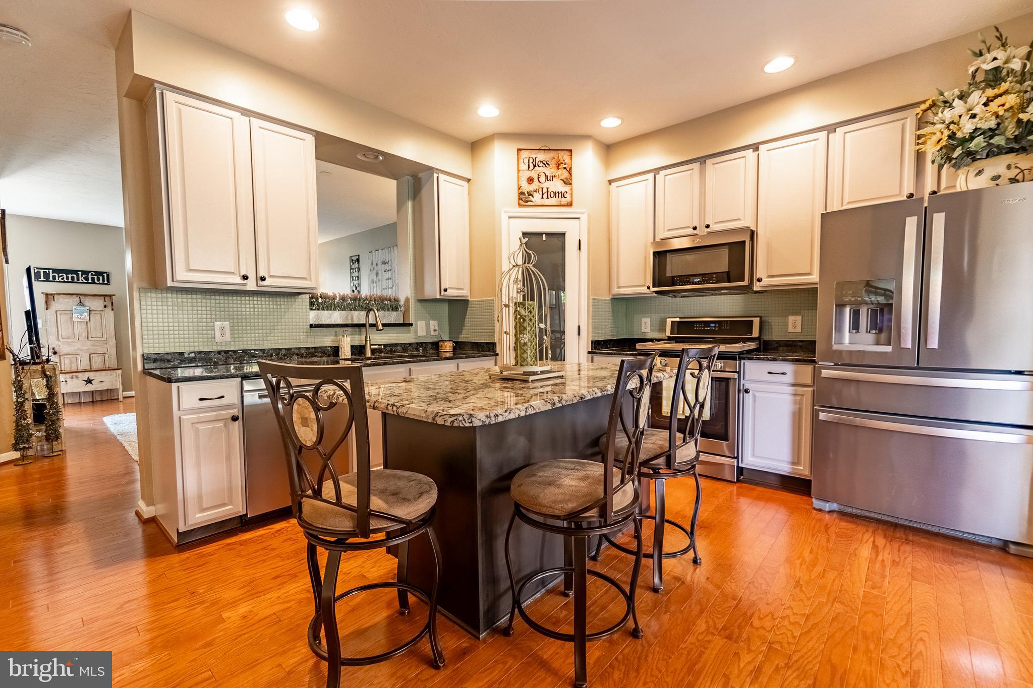 COLONIAL HILLS - Residential