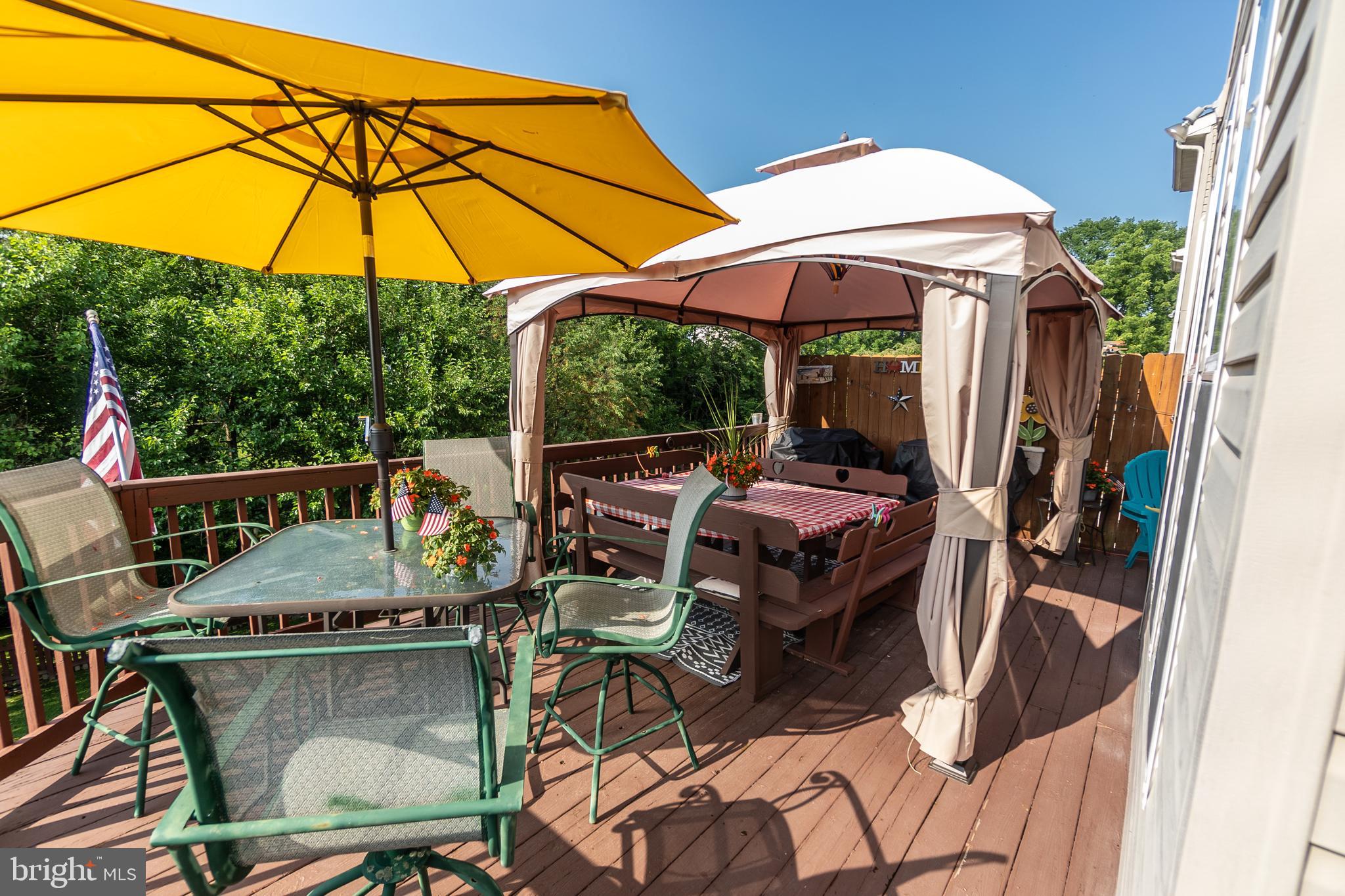 COLONIAL HILLS - Residential