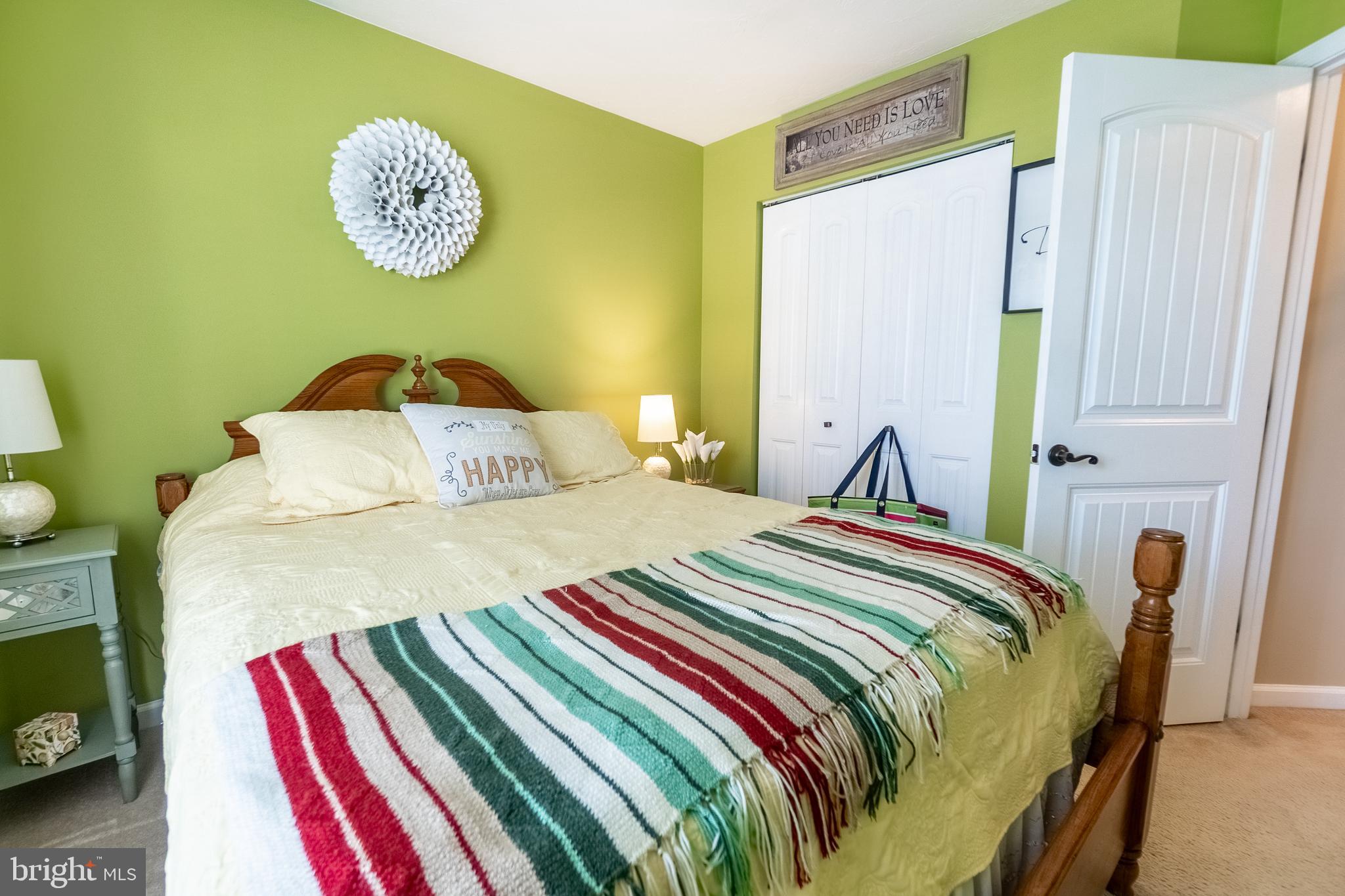 COLONIAL HILLS - Residential