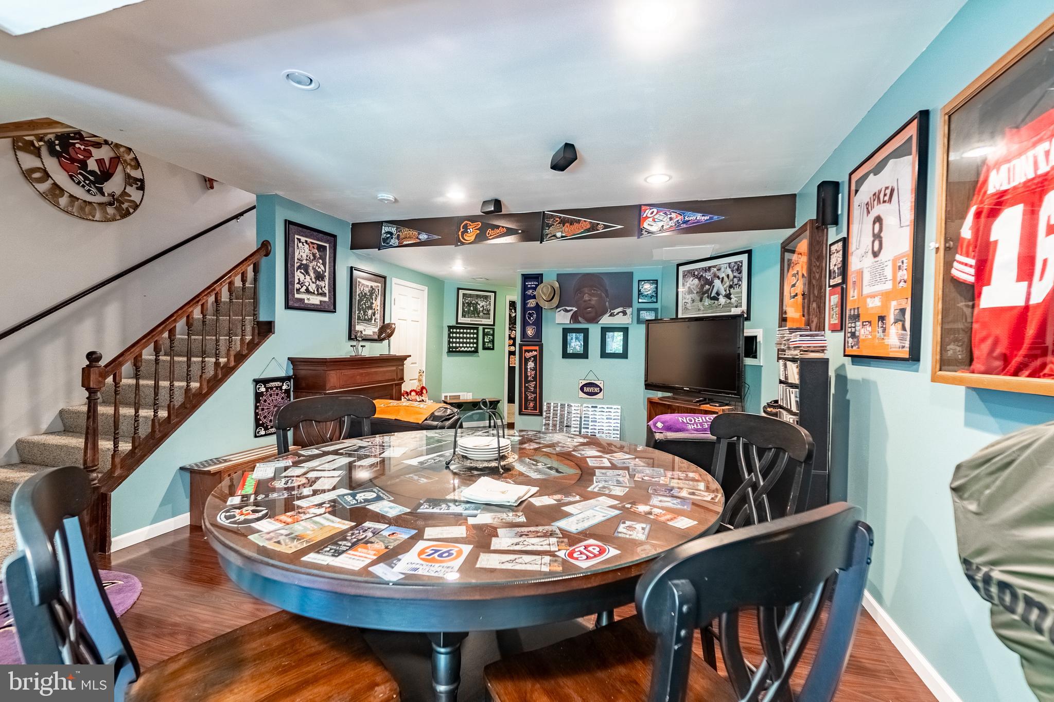 COLONIAL HILLS - Residential