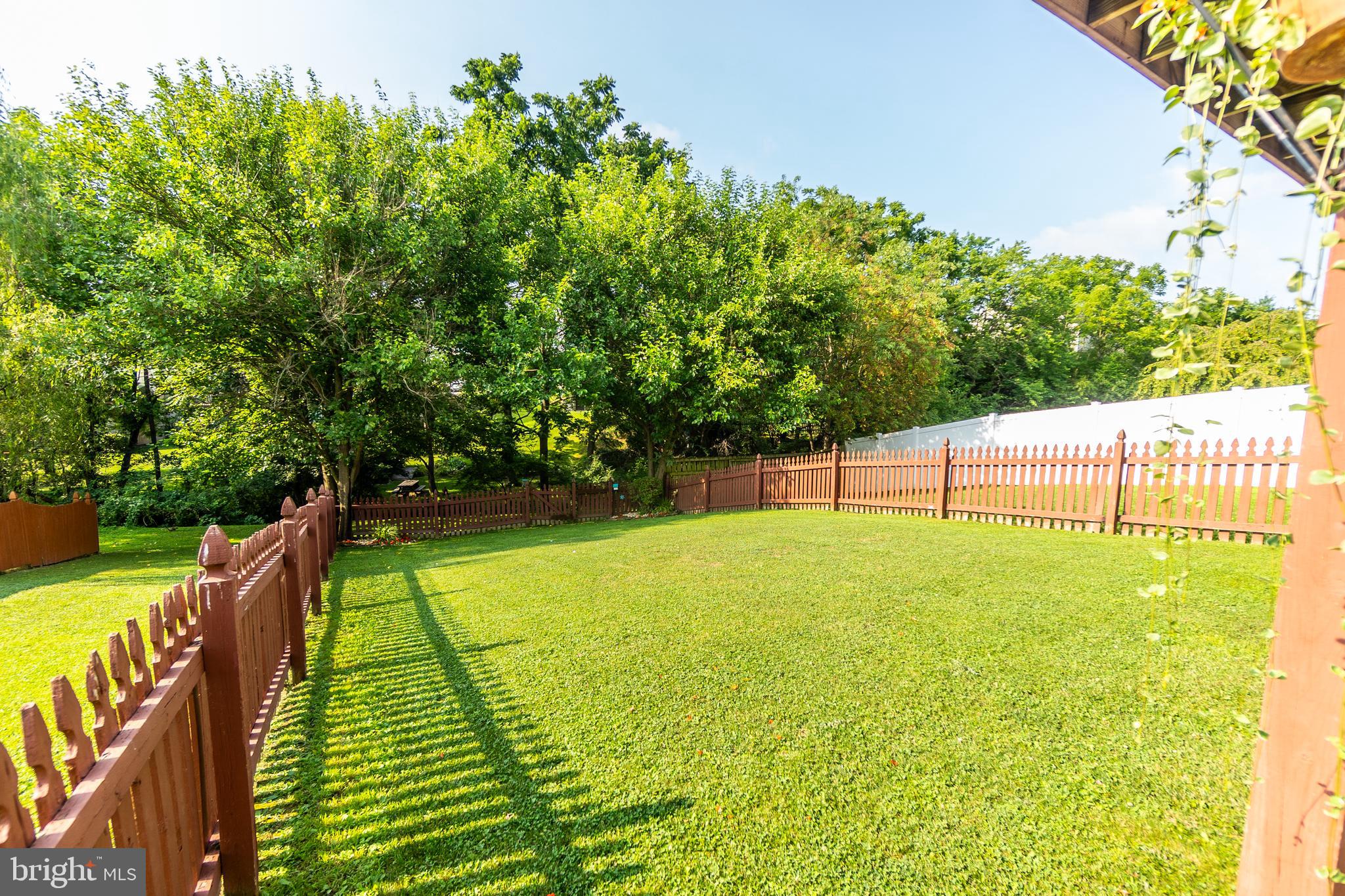 COLONIAL HILLS - Residential