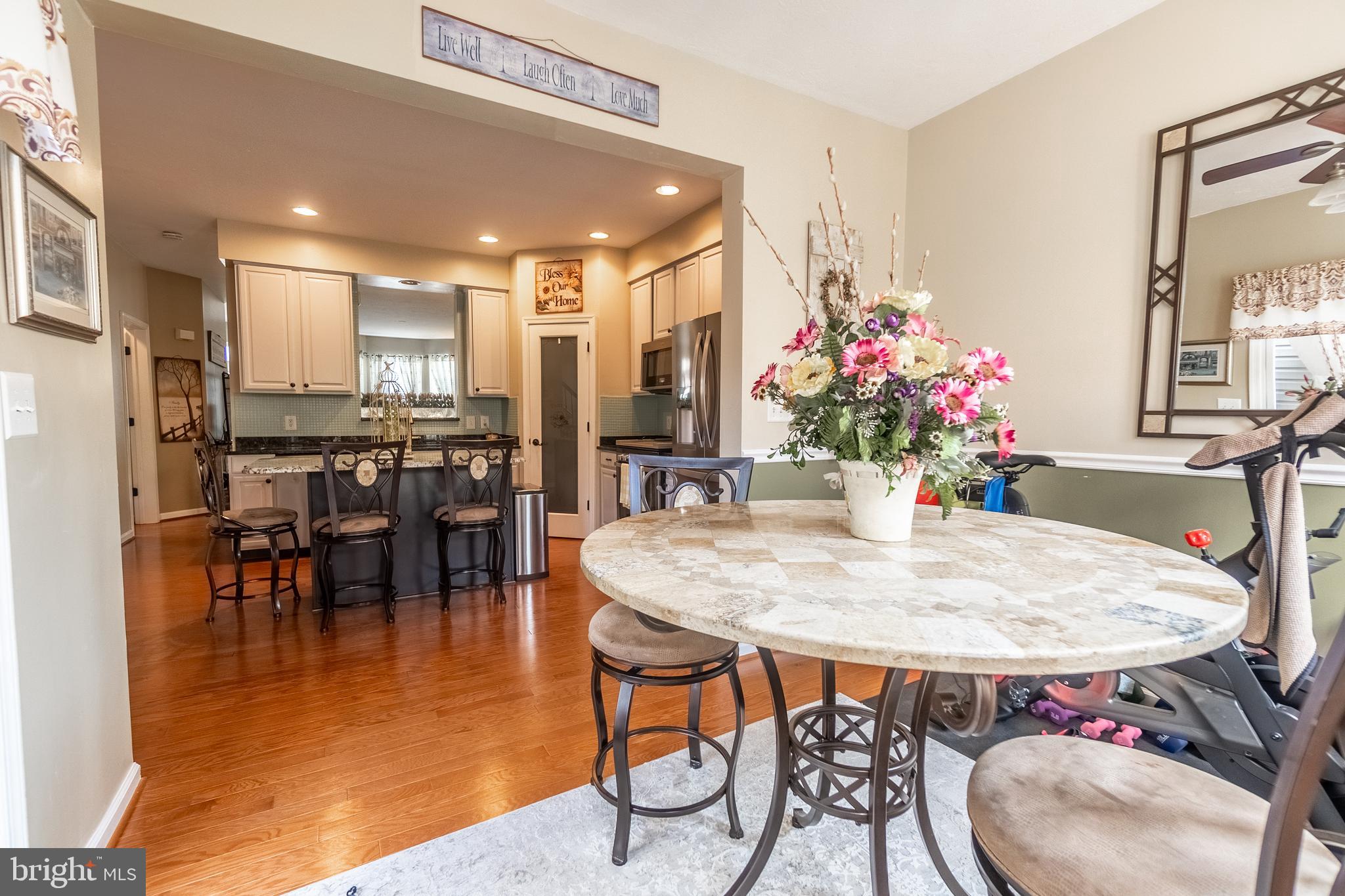 COLONIAL HILLS - Residential