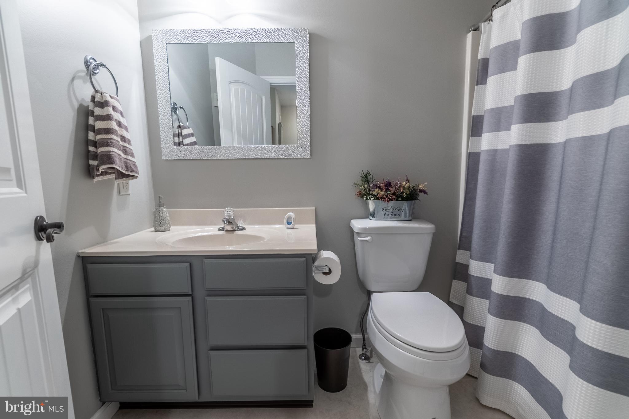 COLONIAL HILLS - Residential