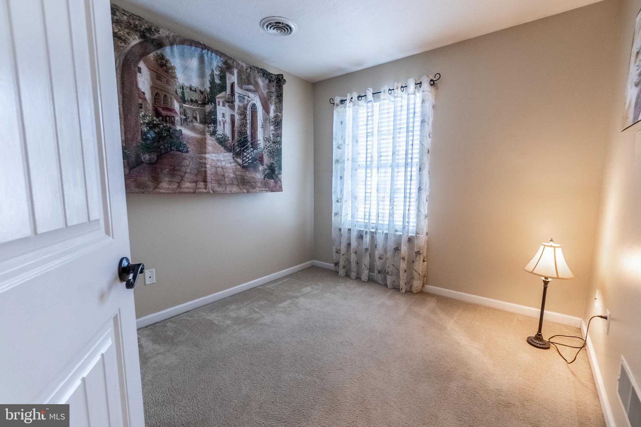 COLONIAL HILLS - Residential
