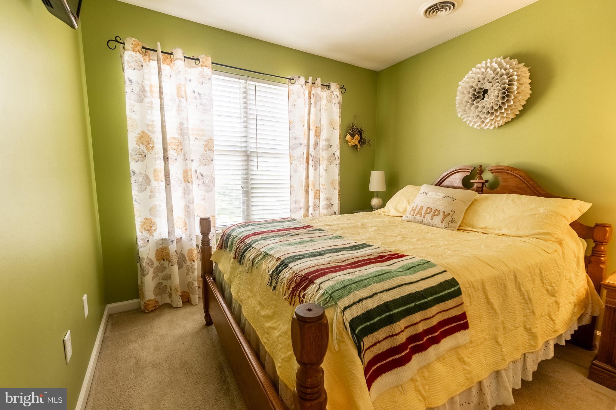 COLONIAL HILLS - Residential