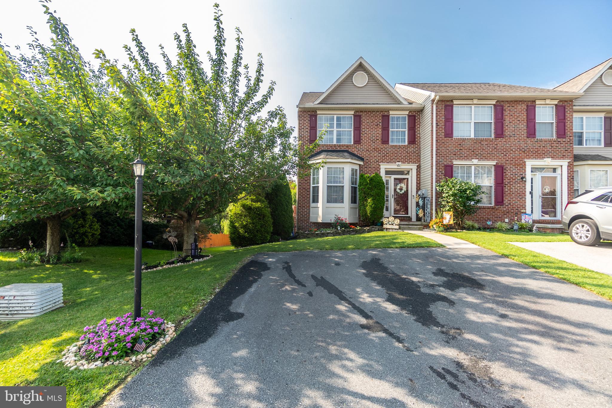 COLONIAL HILLS - Residential