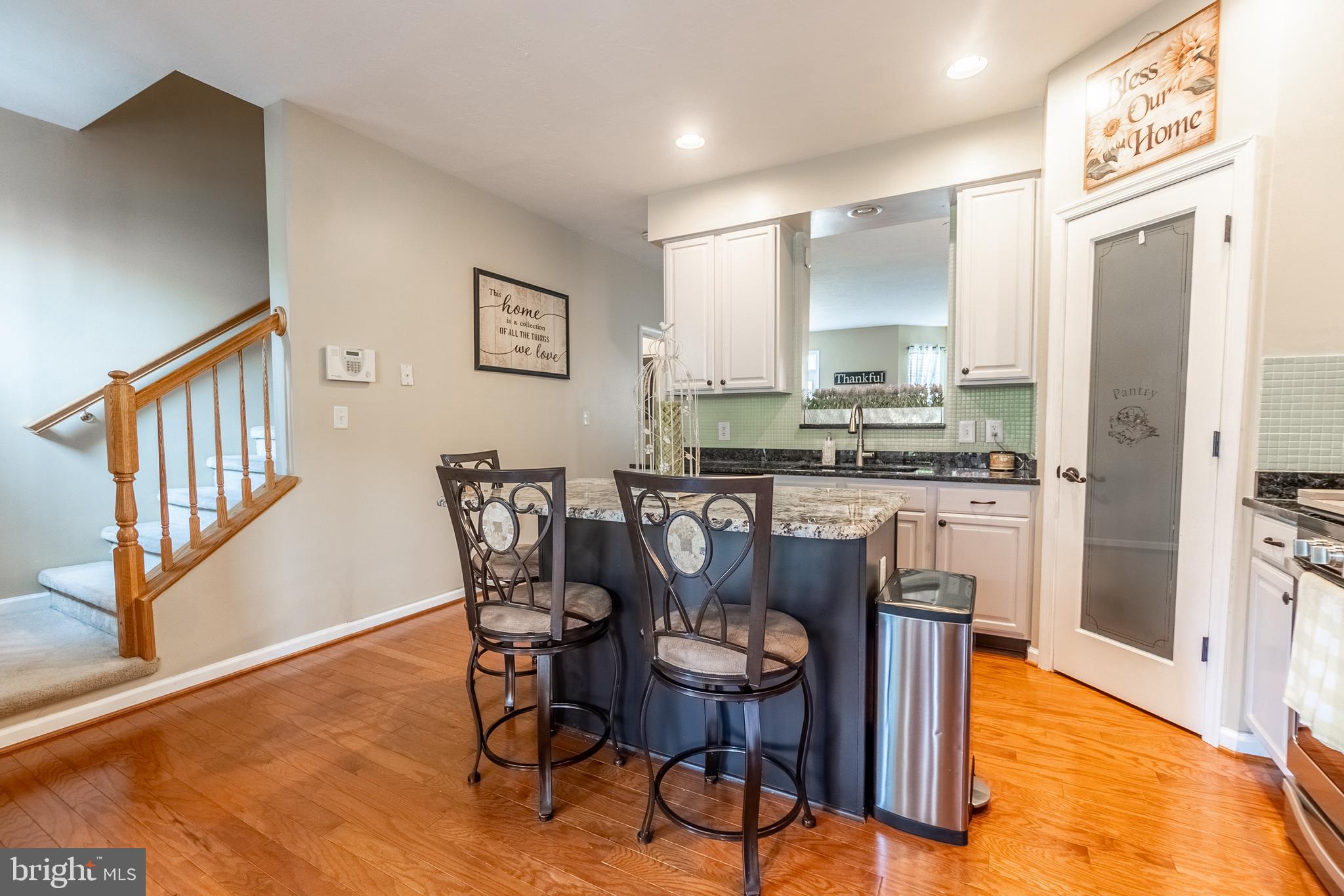 COLONIAL HILLS - Residential