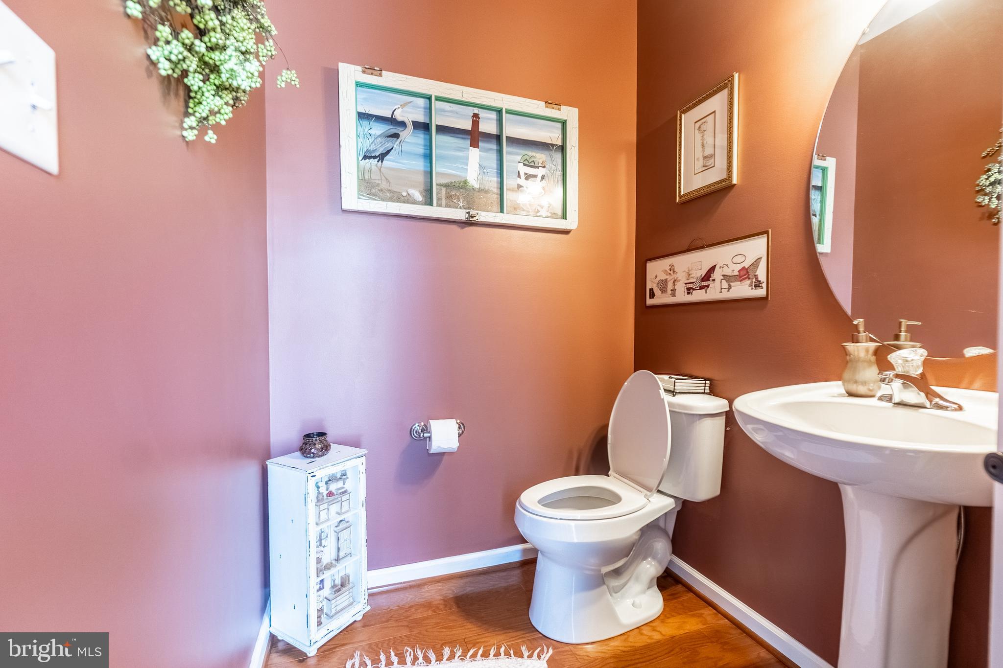 COLONIAL HILLS - Residential