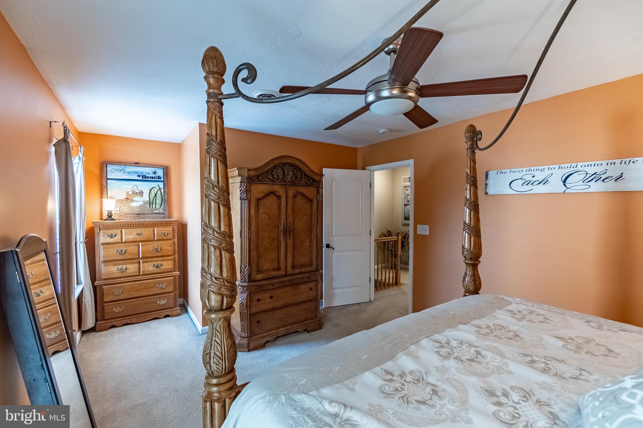 COLONIAL HILLS - Residential