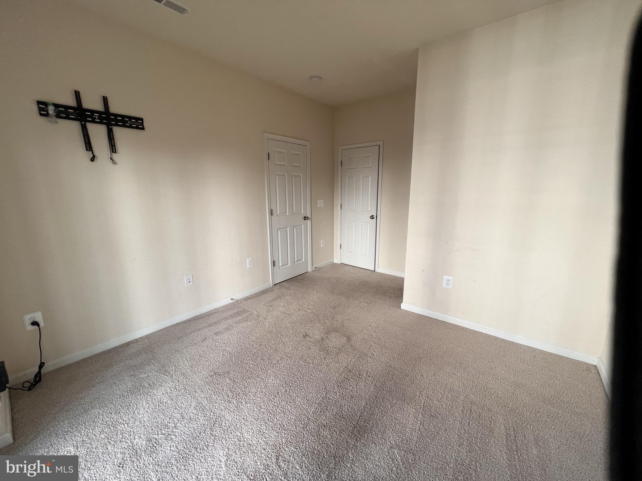 VILLAGE AT WOODSTREAM - Residential Lease