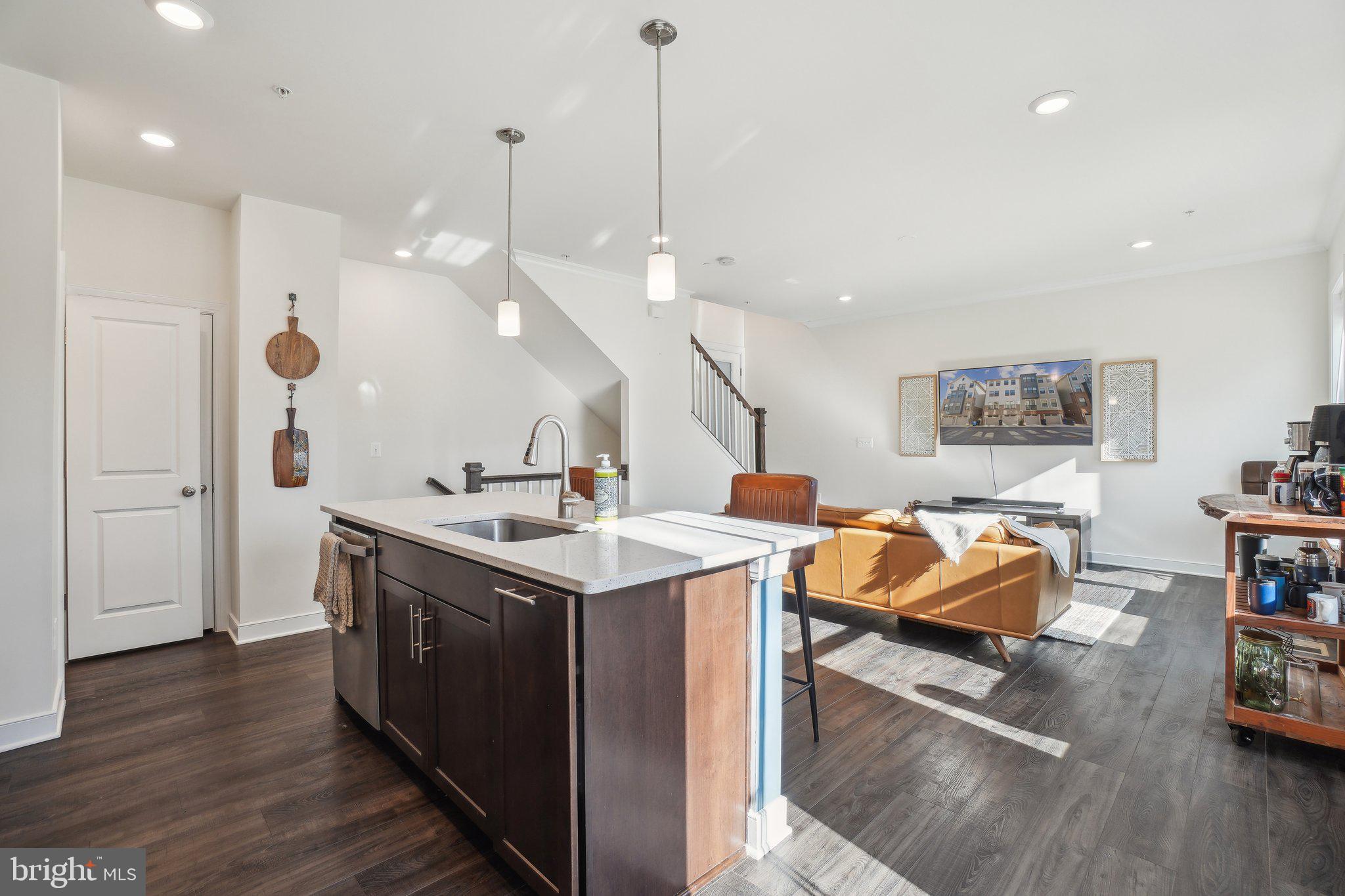 HUNTINGTON CROSSING - Residential Lease