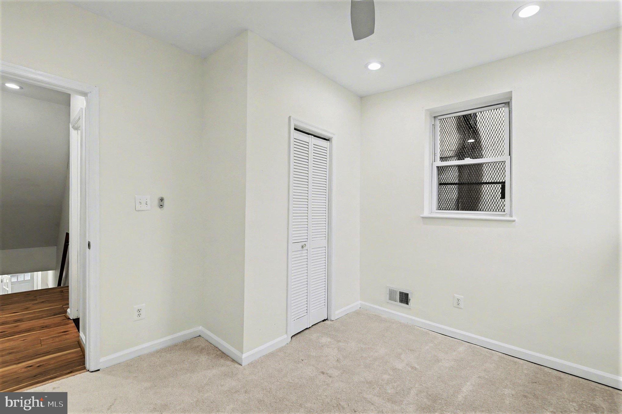 JOHNSTON SQUARE - Residential