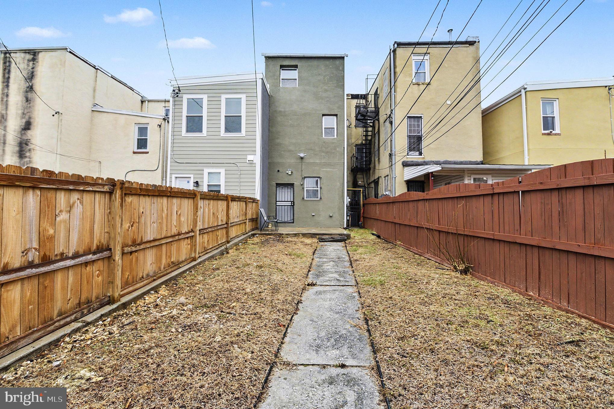 JOHNSTON SQUARE - Residential