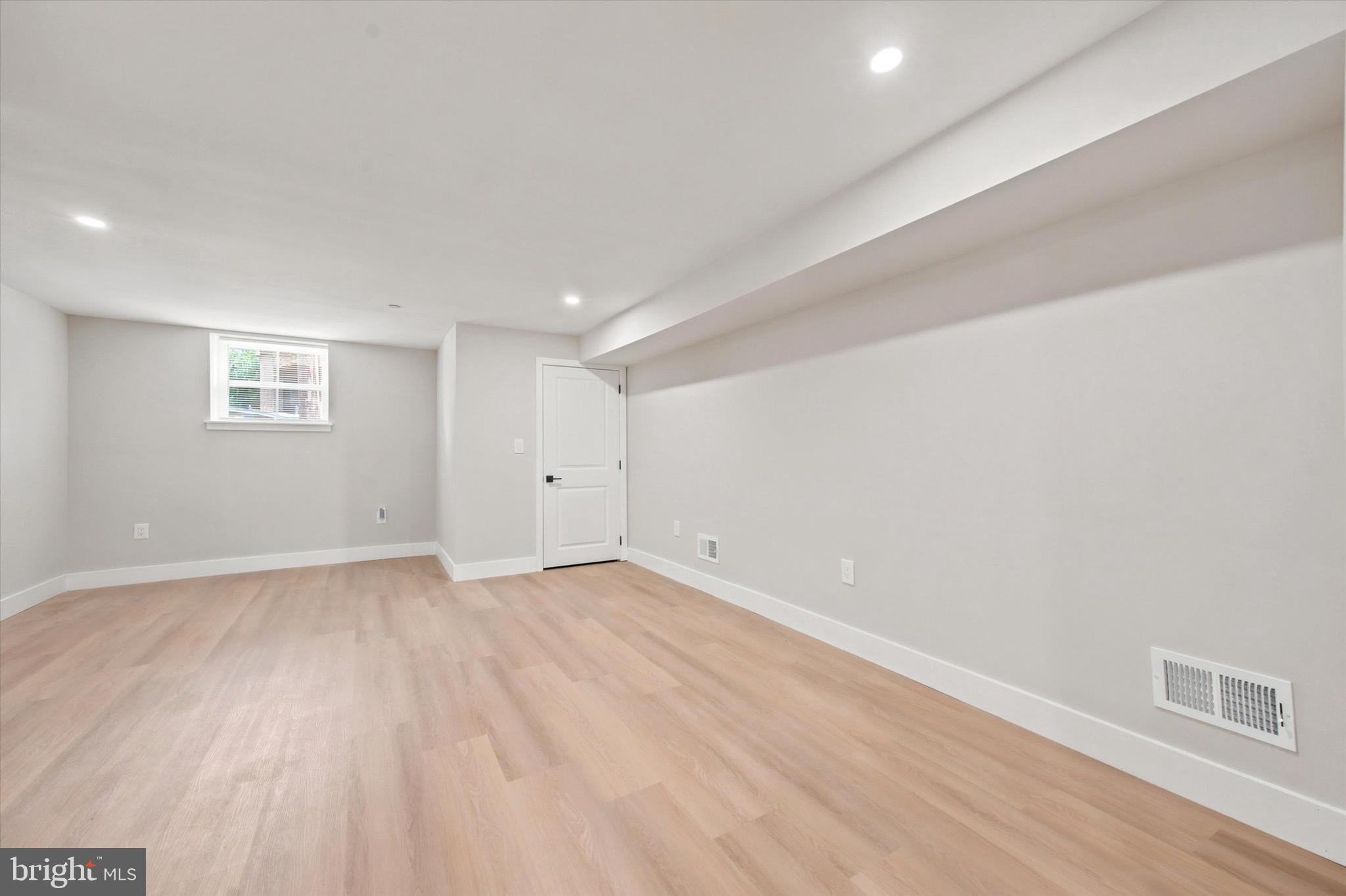 GERMANTOWN (EAST) - Residential