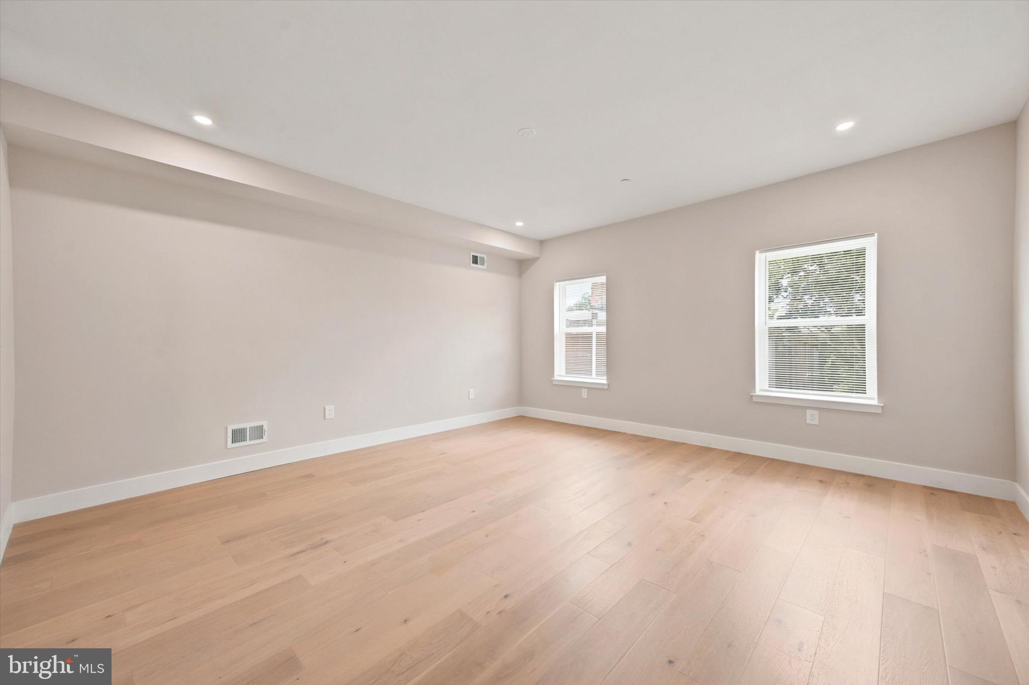 GERMANTOWN (EAST) - Residential