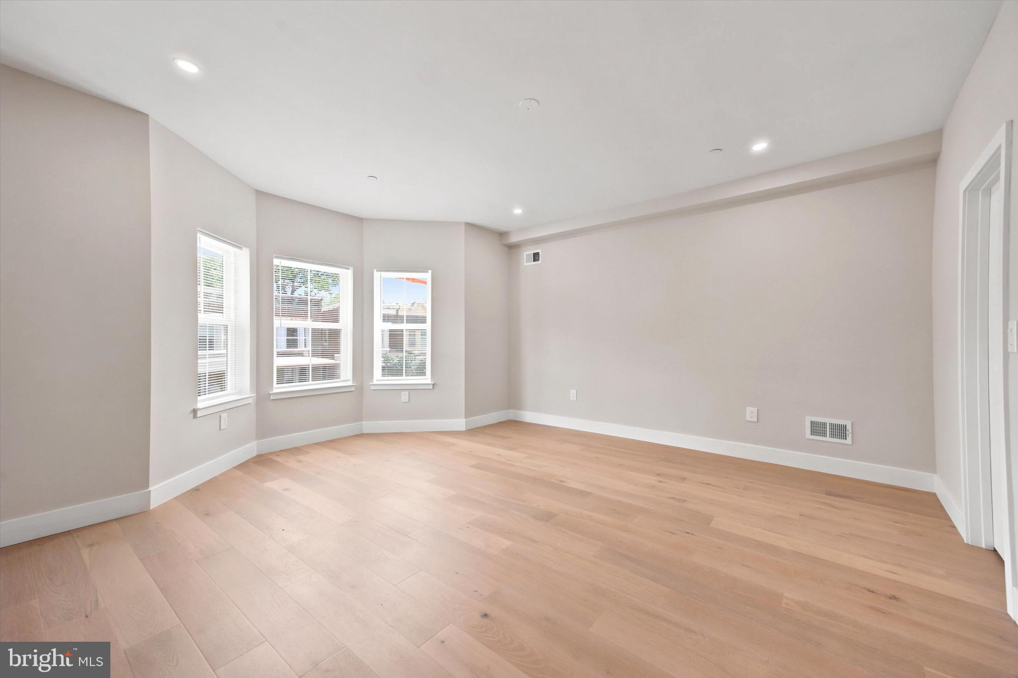 GERMANTOWN (EAST) - Residential