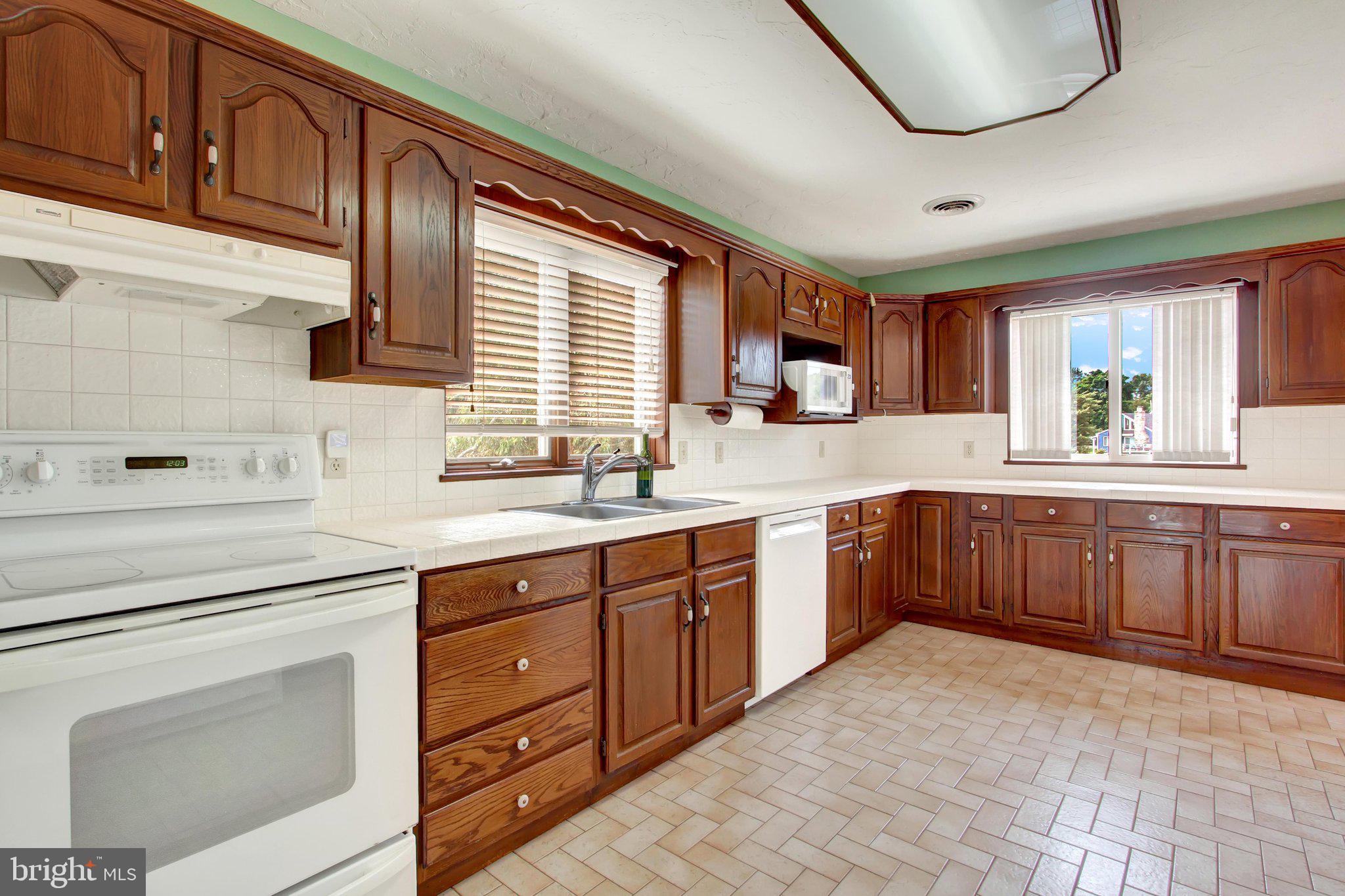 LAKE HERITAGE - Residential