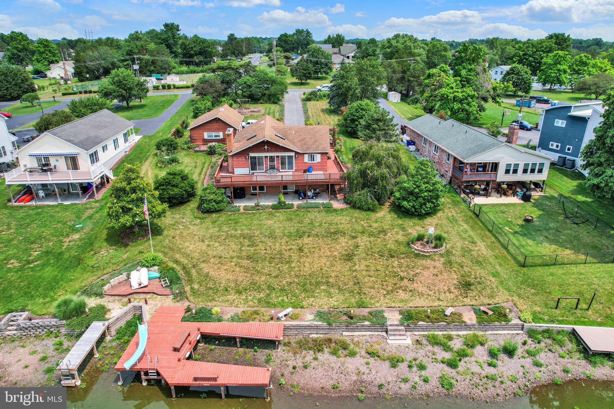 LAKE HERITAGE - Residential
