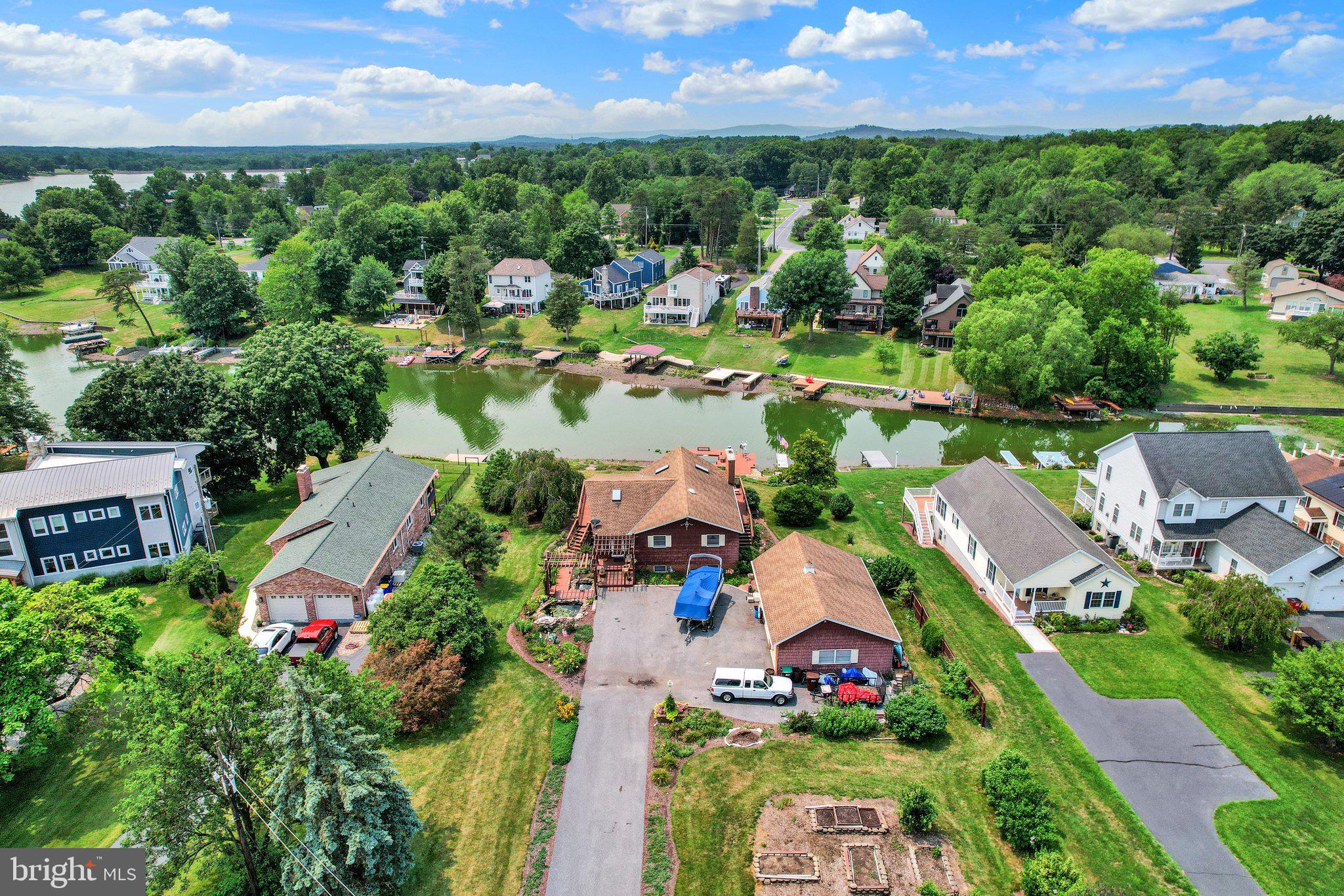 LAKE HERITAGE - Residential