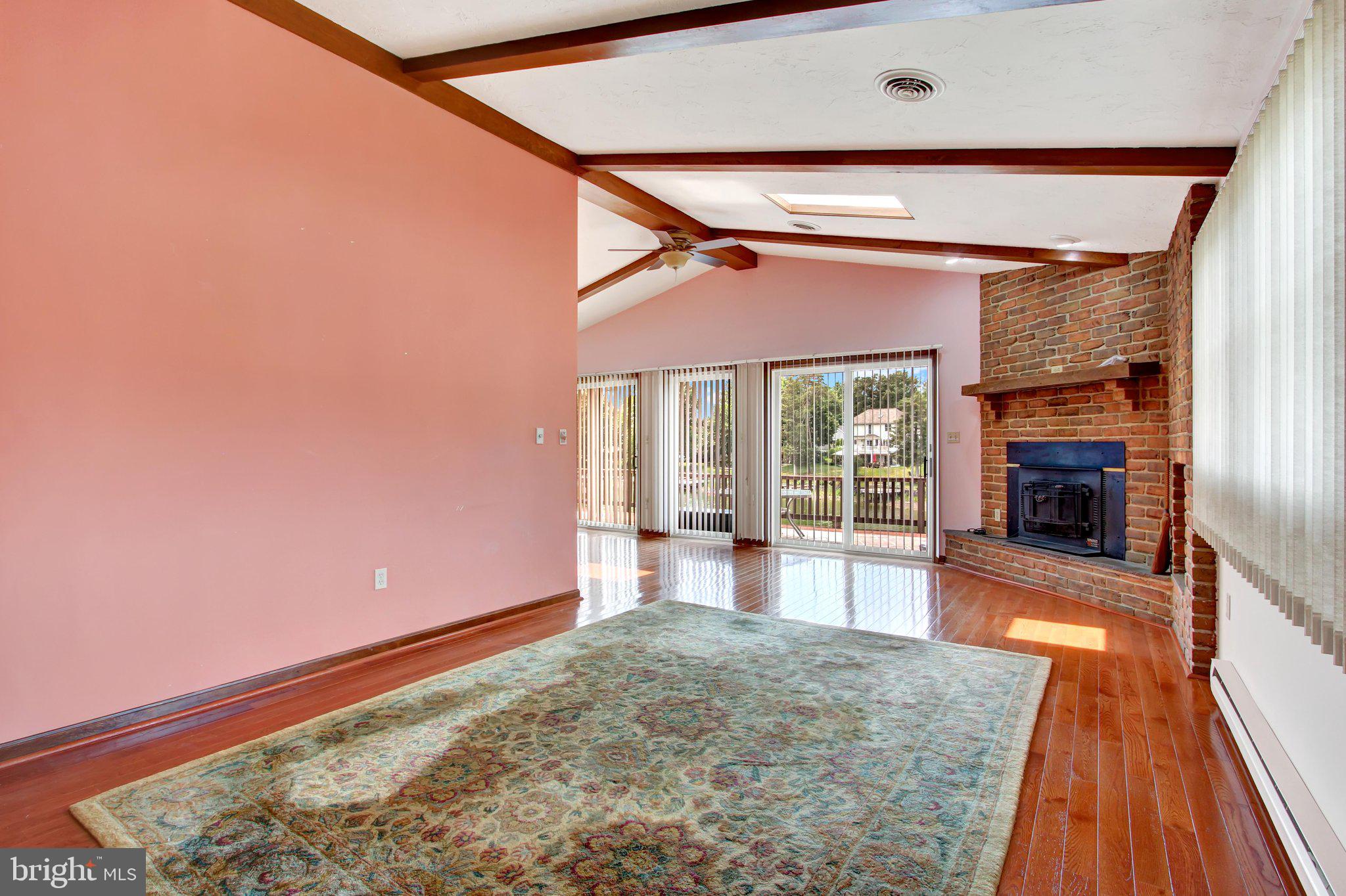 LAKE HERITAGE - Residential