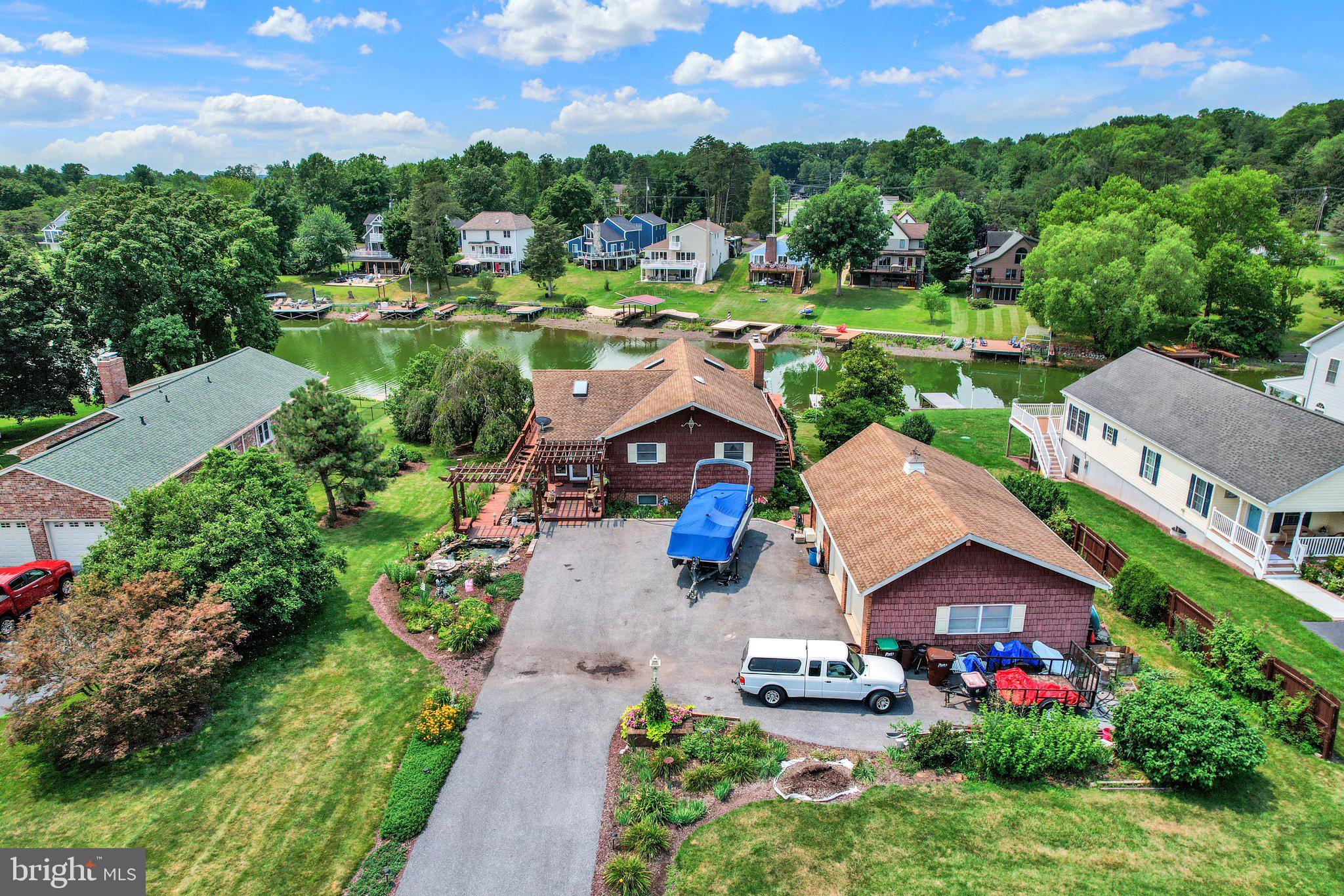 LAKE HERITAGE - Residential