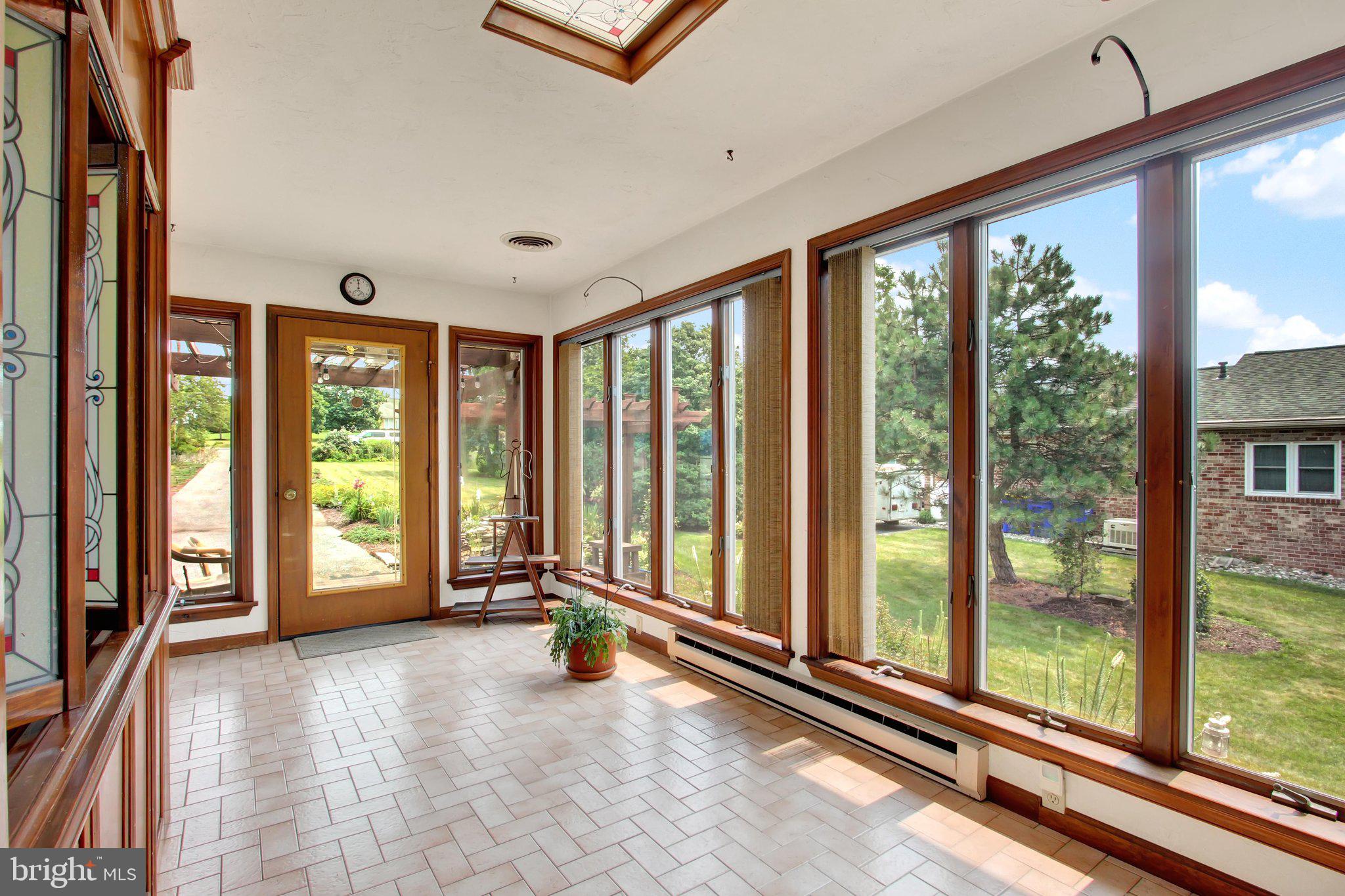 LAKE HERITAGE - Residential