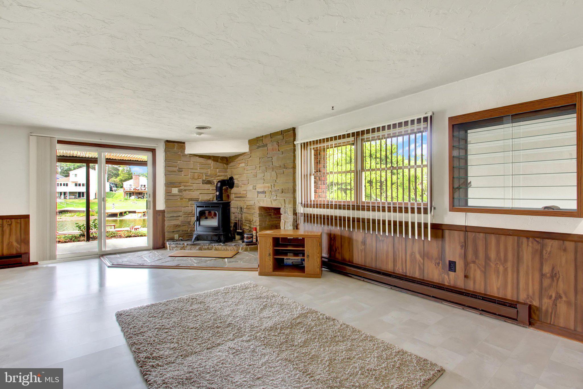 LAKE HERITAGE - Residential