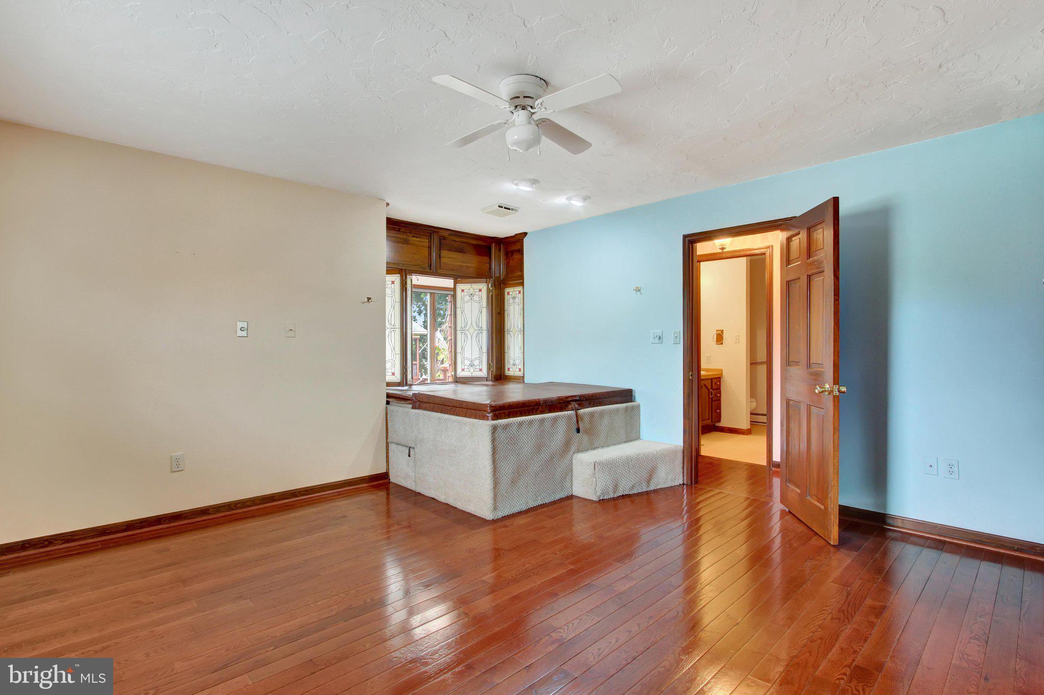 LAKE HERITAGE - Residential