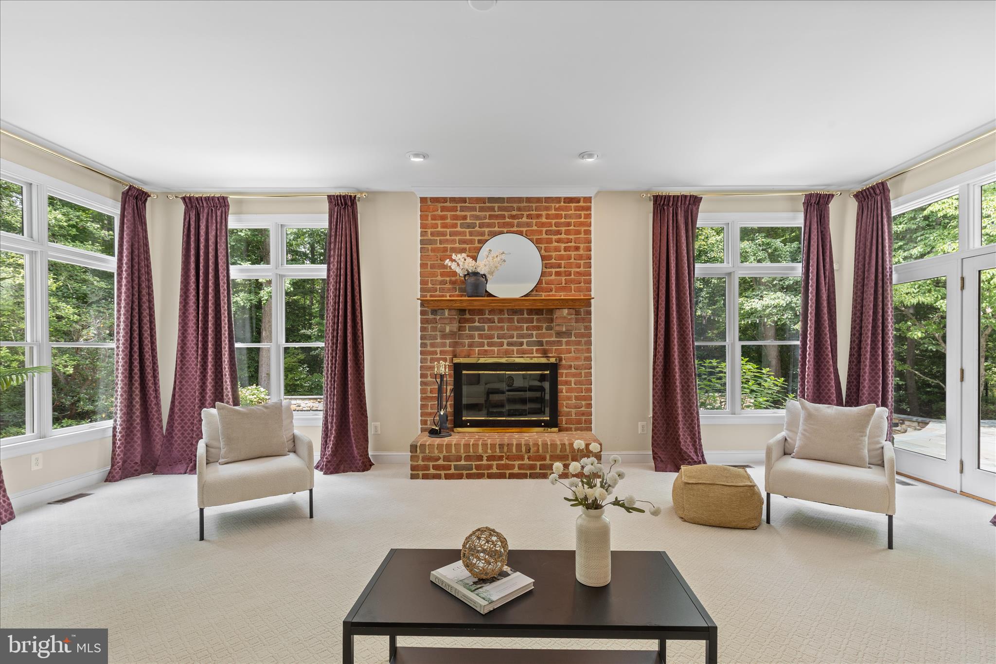 WINDSOR RIDGE - Residential