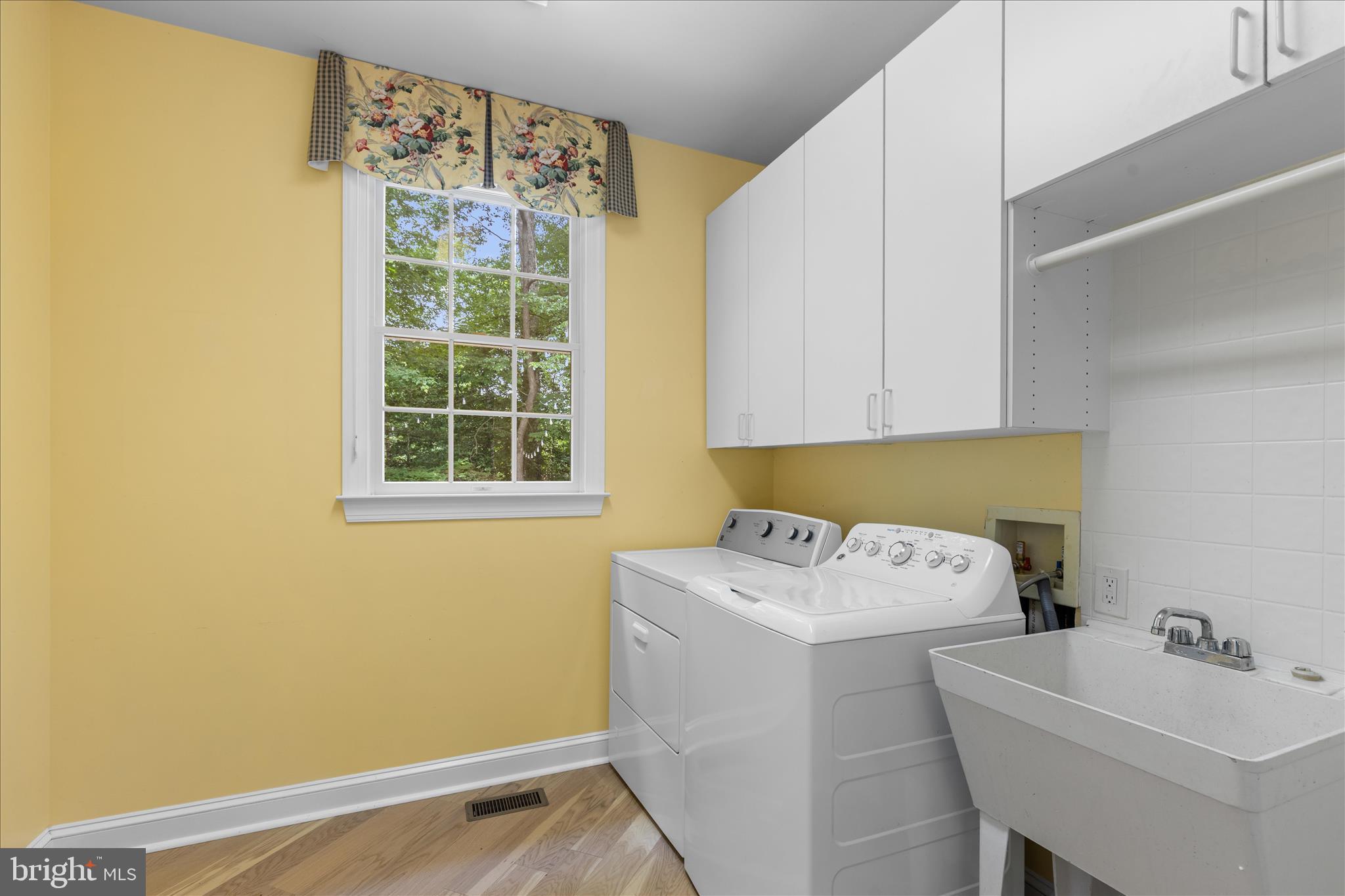 WINDSOR RIDGE - Residential