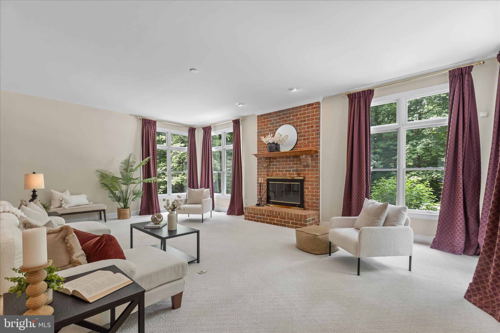 WINDSOR RIDGE - Residential