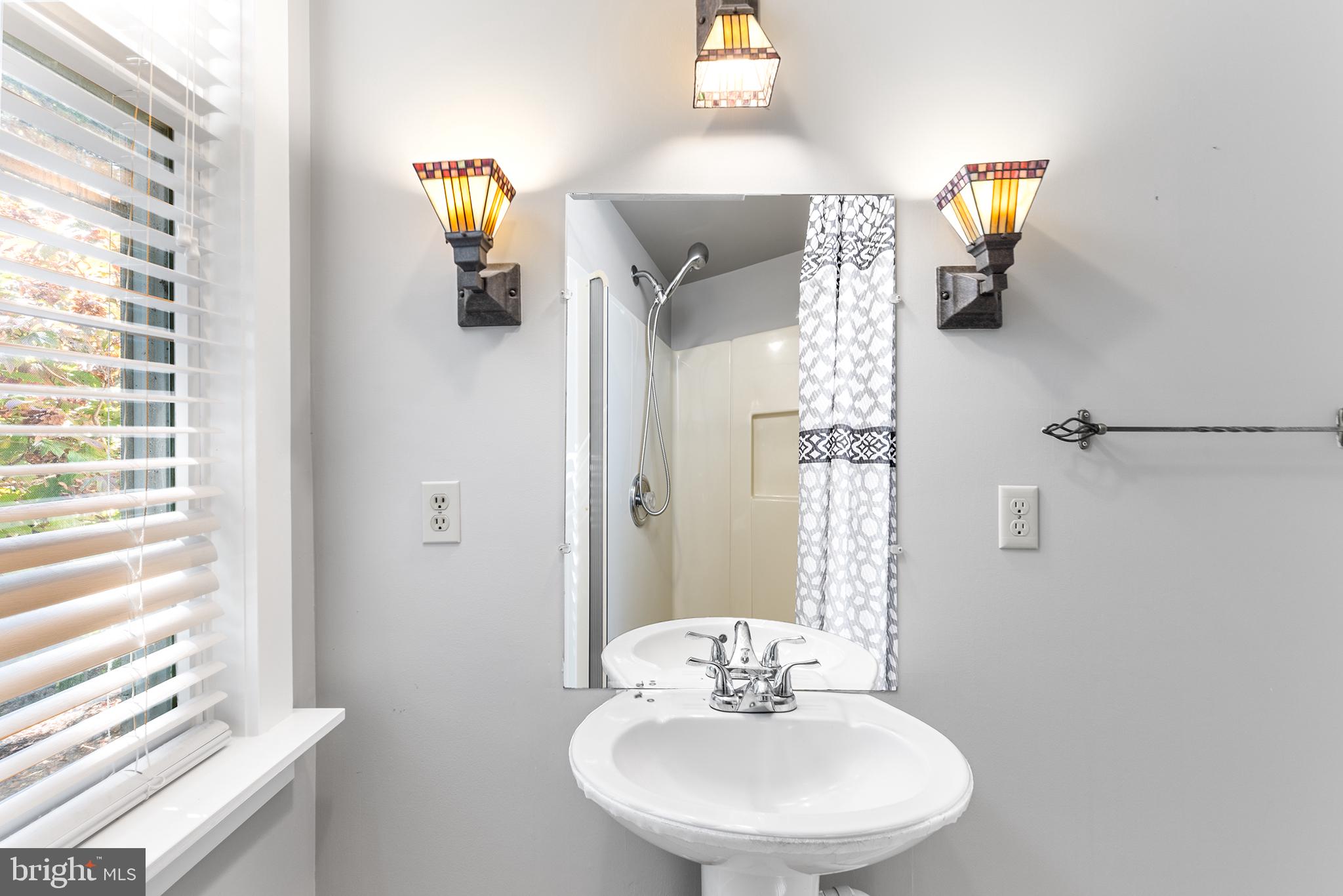 CRUMPTON - Residential