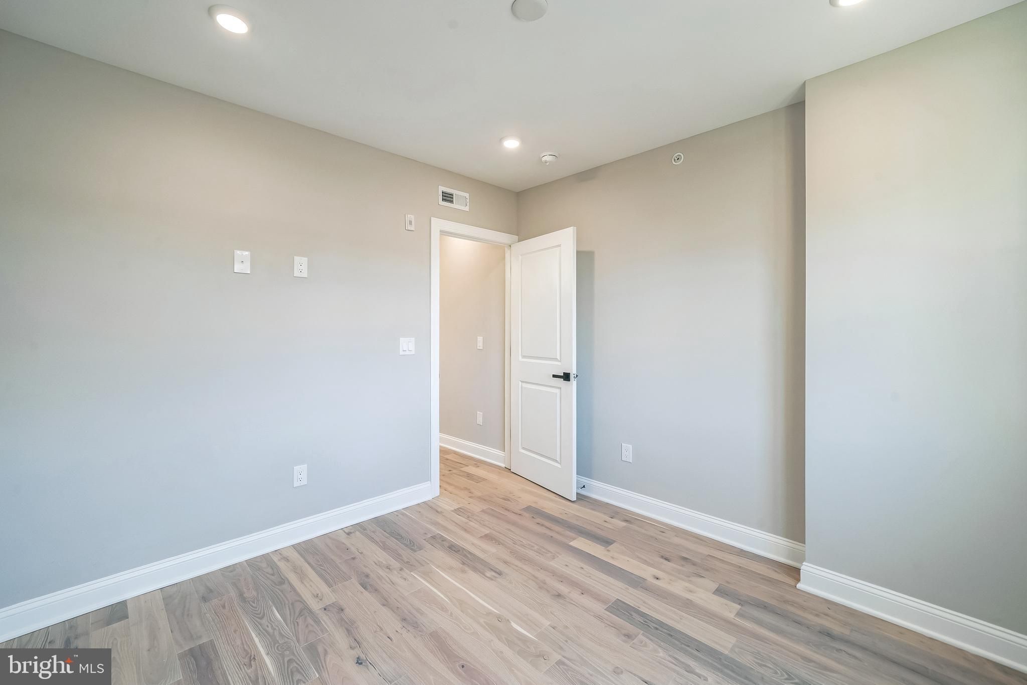 POINT BREEZE - Residential Lease