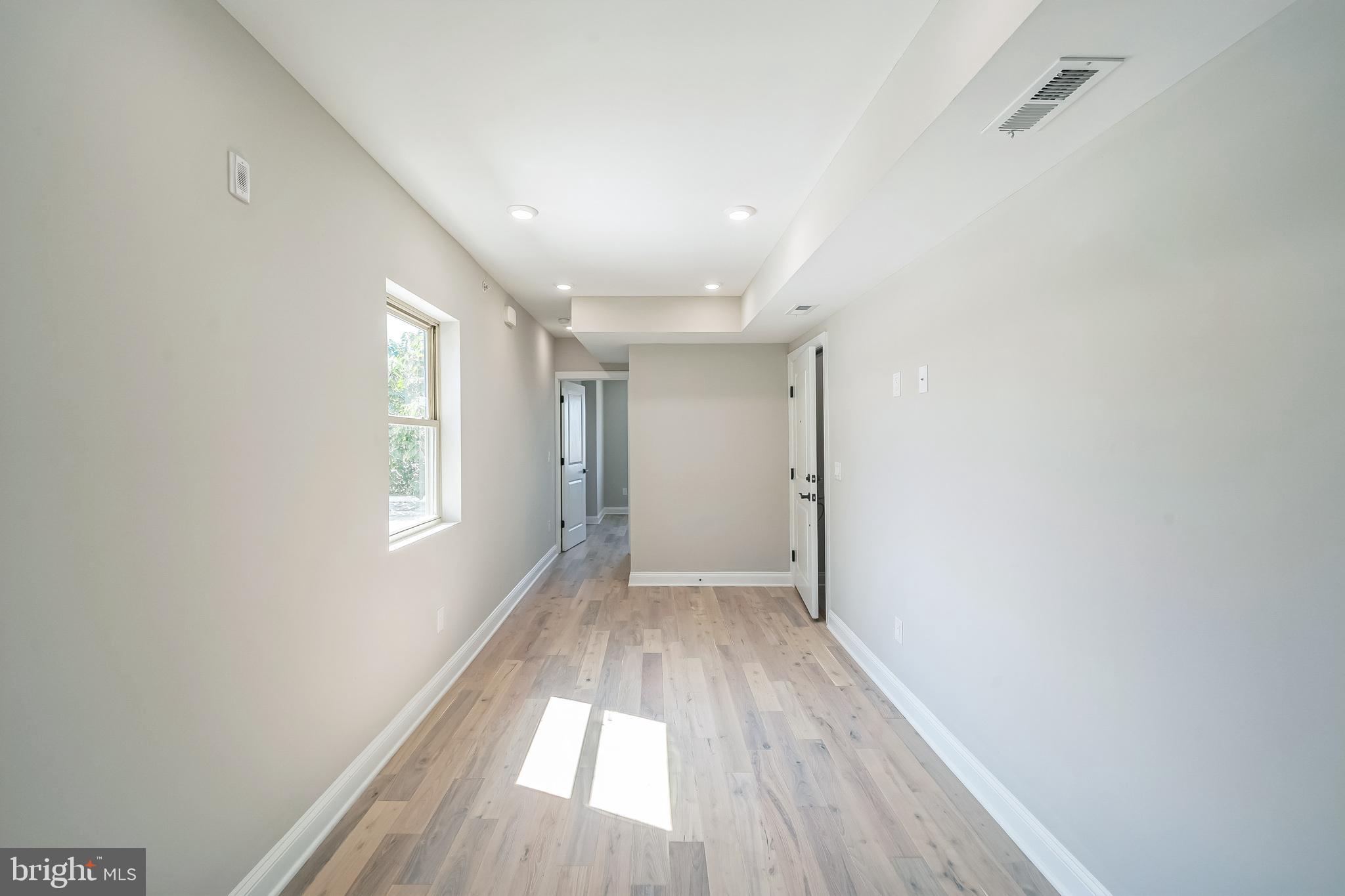 POINT BREEZE - Residential Lease