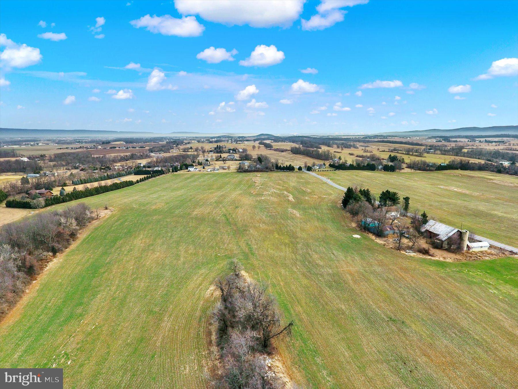 CHAMBERSBURG - Farm