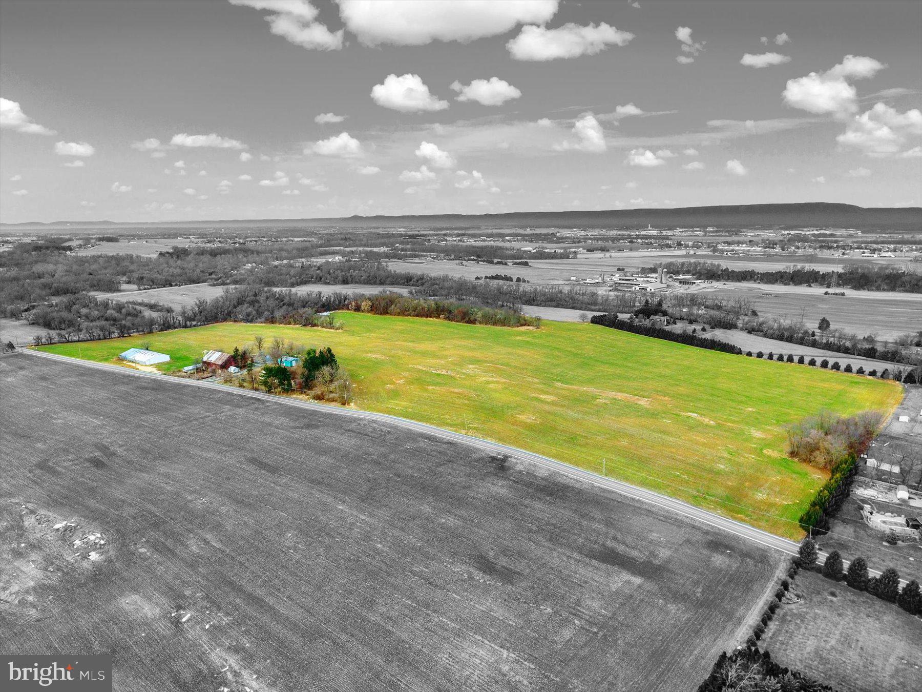 CHAMBERSBURG - Farm