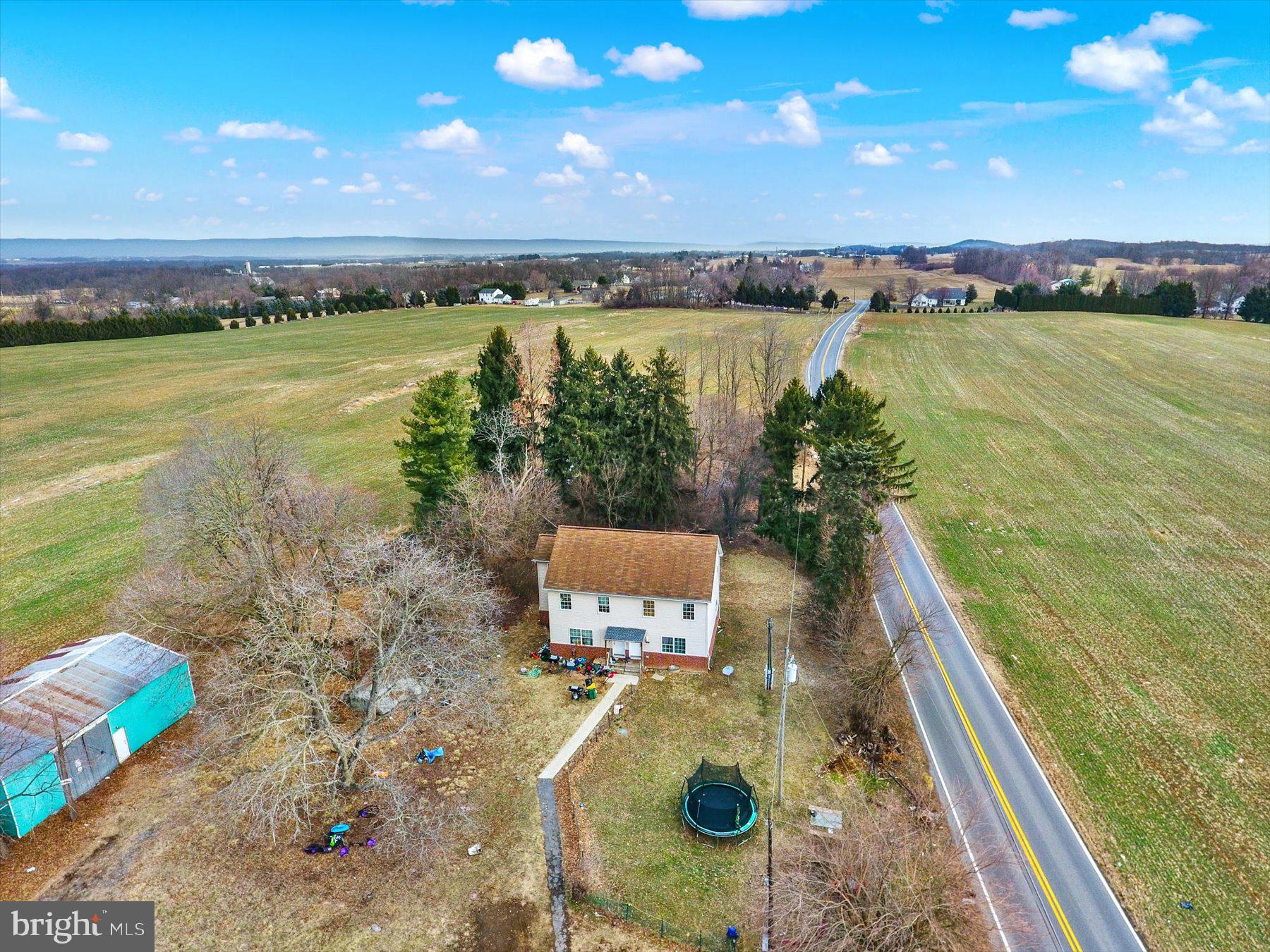 CHAMBERSBURG - Farm