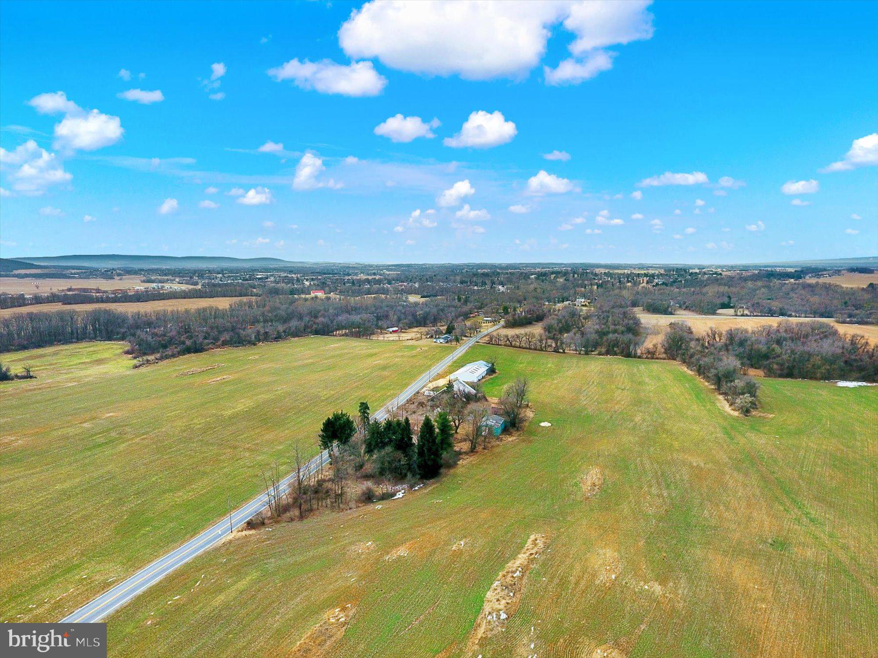 CHAMBERSBURG - Farm