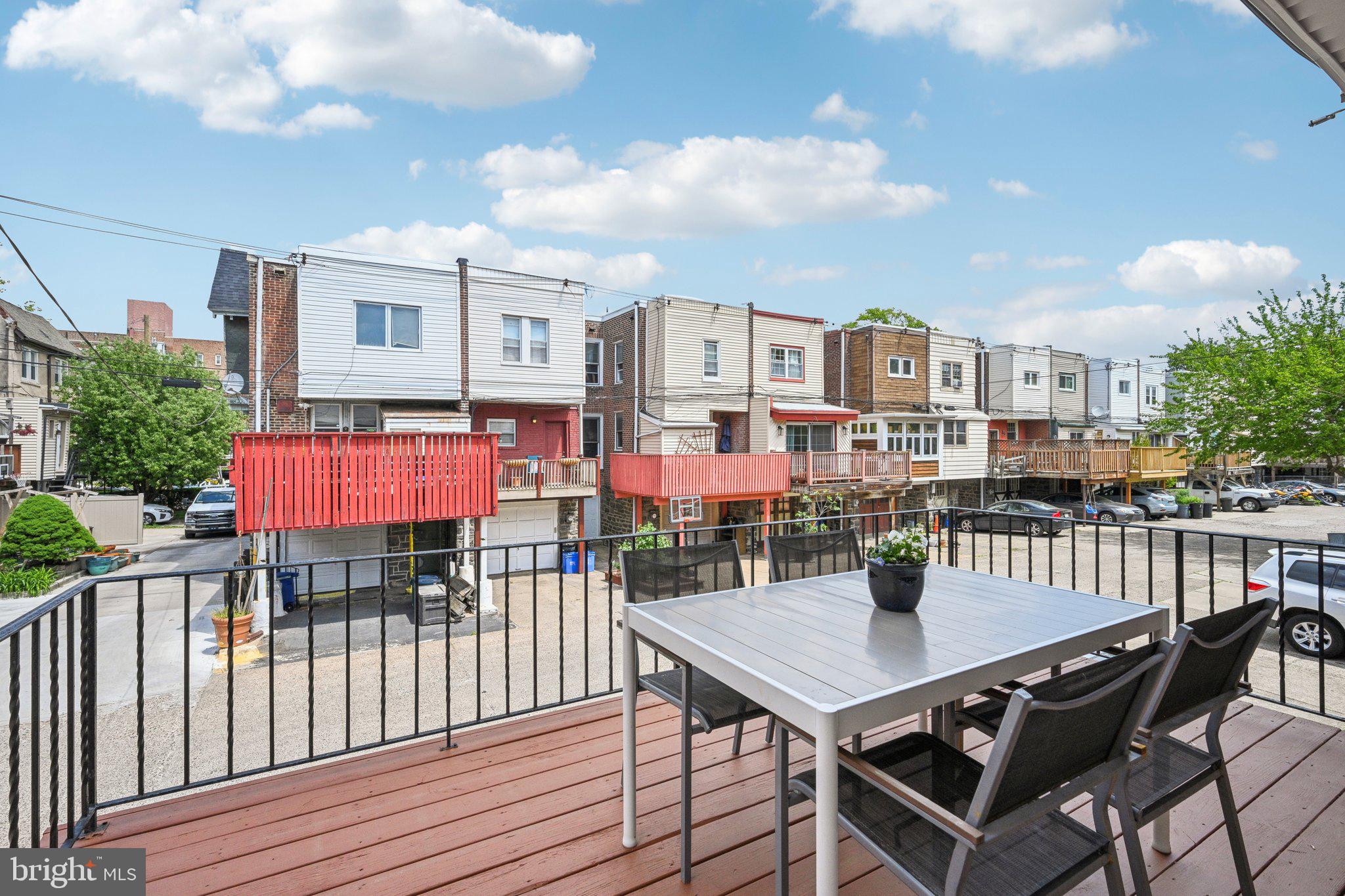 UNIVERSITY CITY - Residential