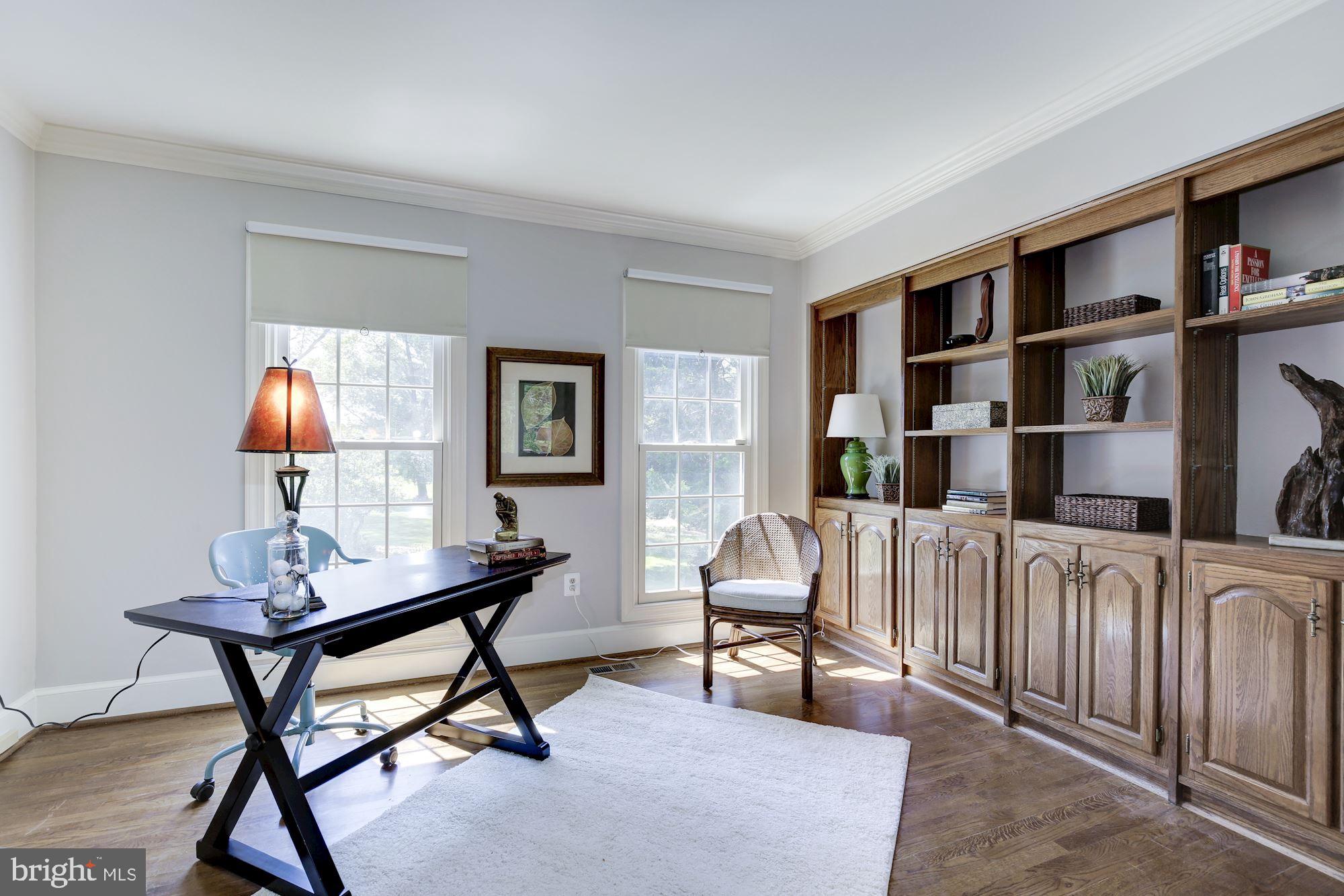ESWORTHY PARK - Residential