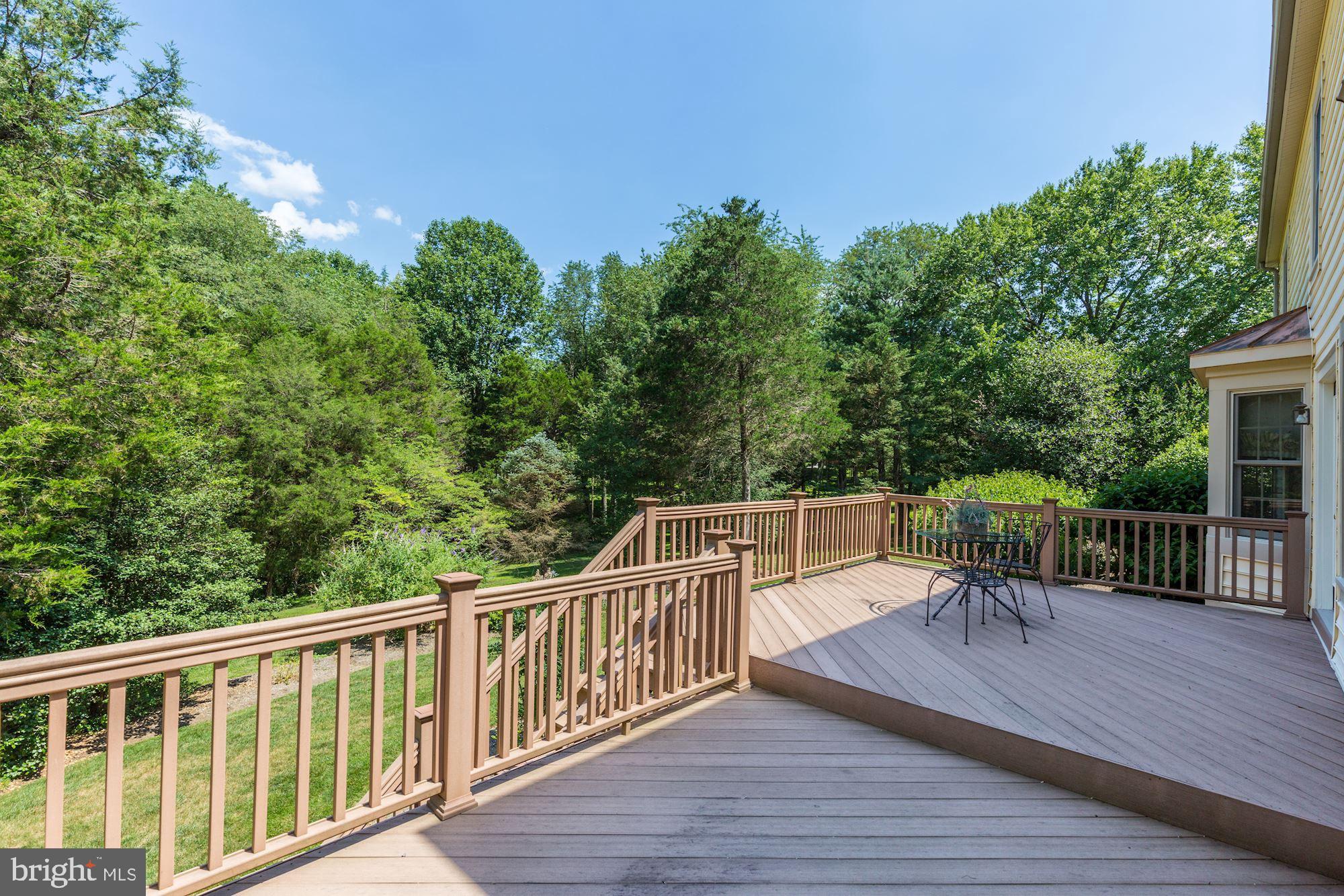 ESWORTHY PARK - Residential